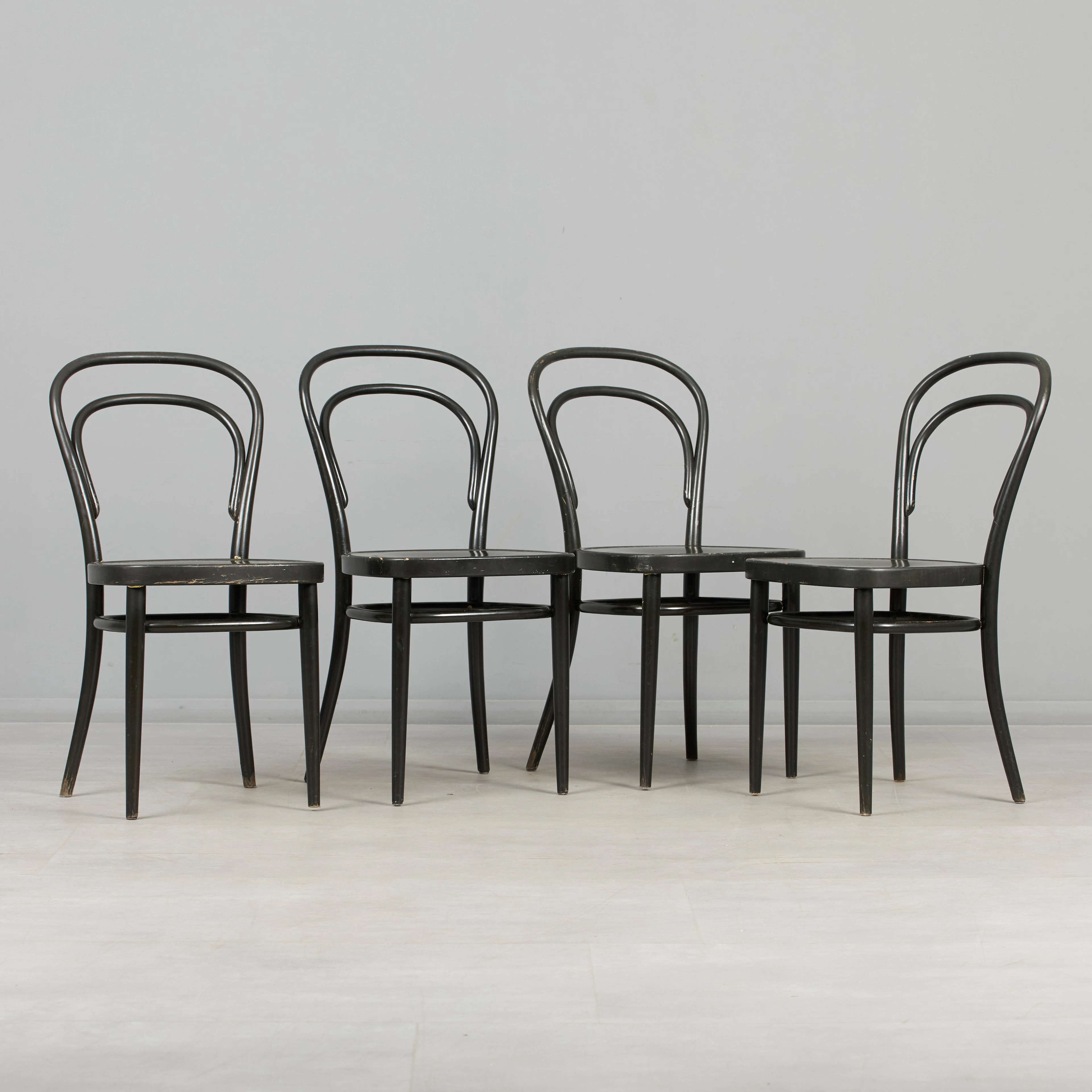 THONET. Set Kaffeehausstühle, Bugholz, Entwurf 1859, Deutschland. (4).