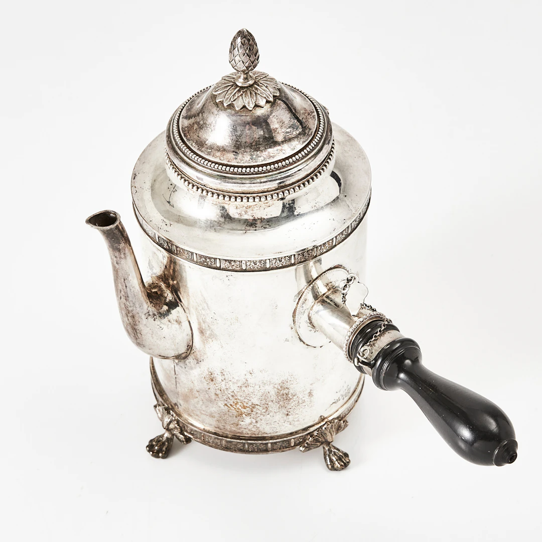 JACOB ENGELBERTH TORSK. Kaffekanna, silver, gustaviansk stil, Stockholm 1899.