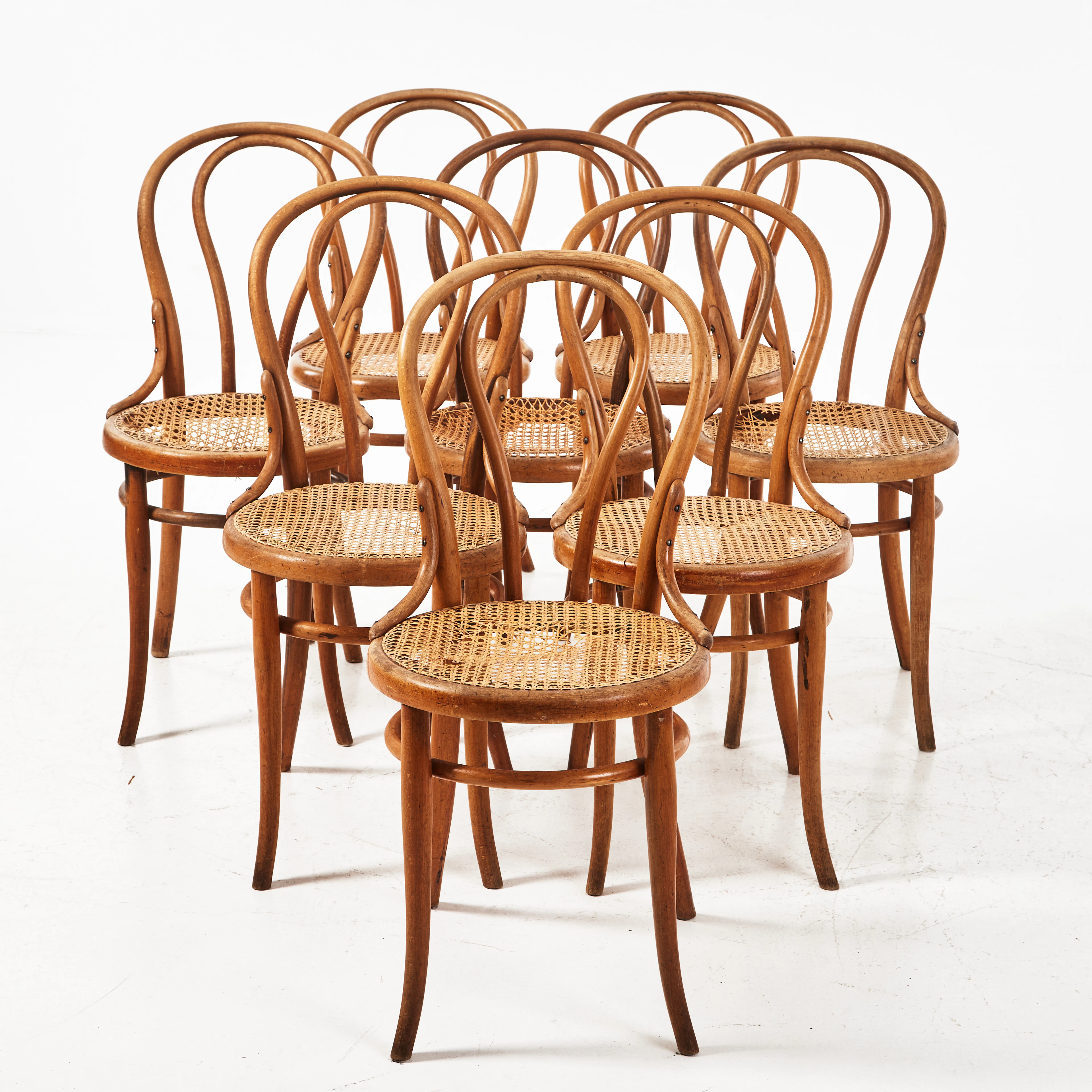STOLAR, 8 st., Thonet, etikettmärkta och kallmärkta.