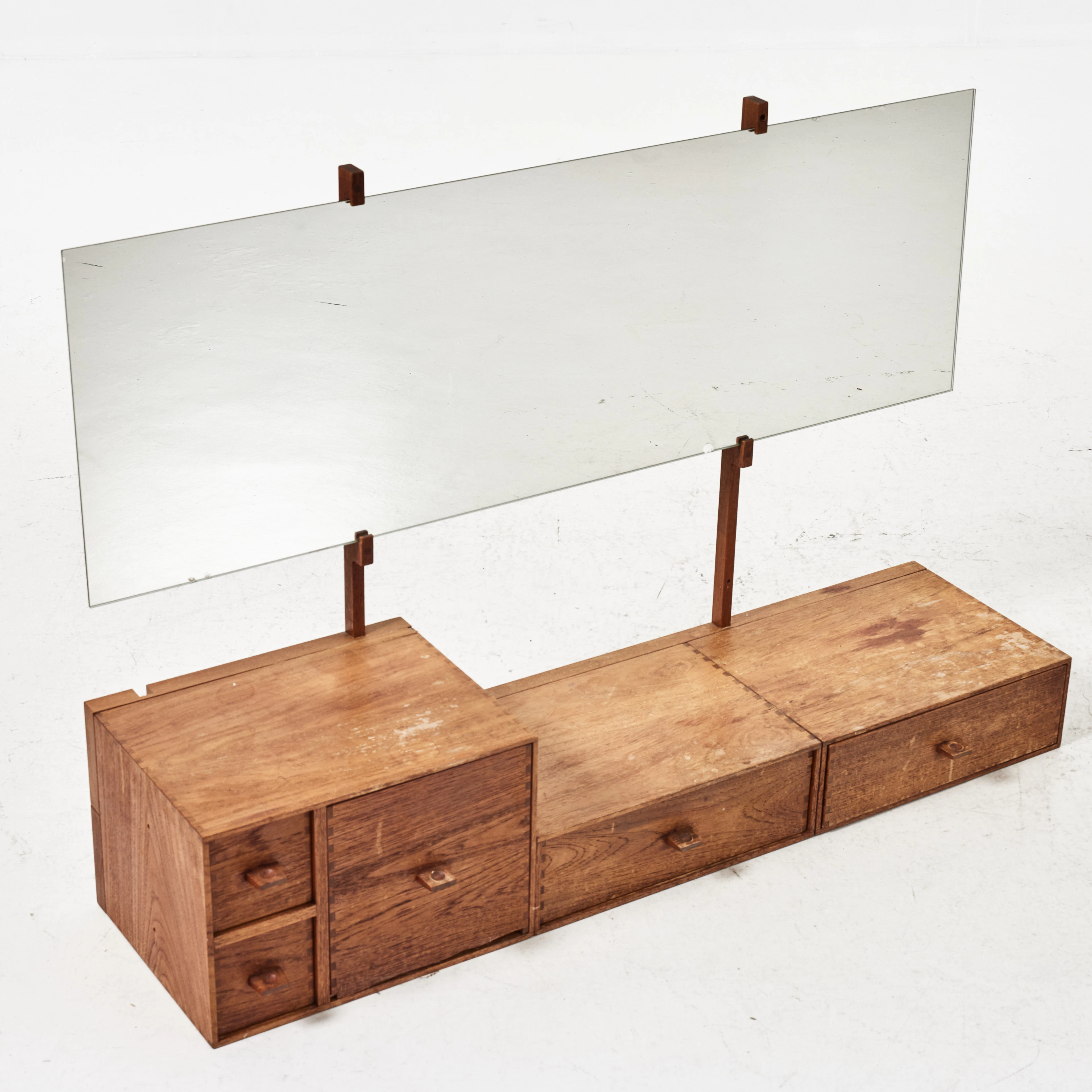 UNO ÖSTEN. SMINKBORD/ Toalettbord med spegel, Luxus, 1960-tal.