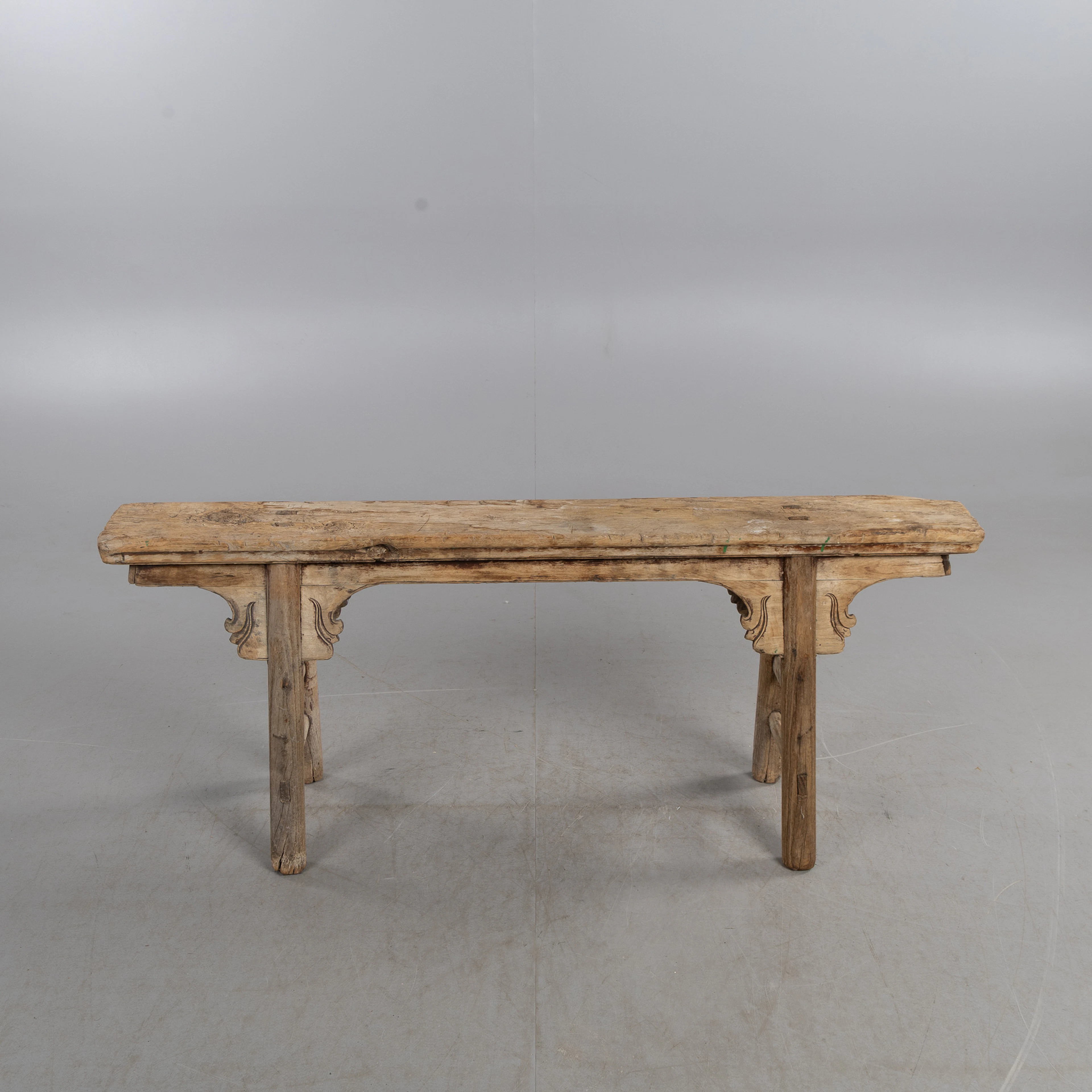 BÄNK, allmoge, trä med skuren dekor, 1800-tal.