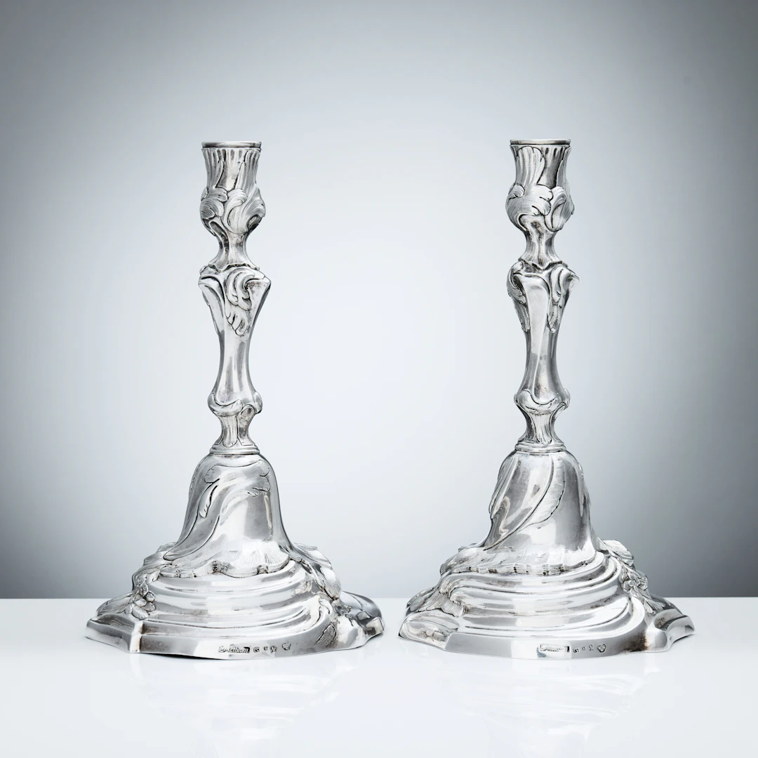 LARS ÅKERBLOM. Ljusstakar, ett par, silver, Gävle 1786. Rokoko.