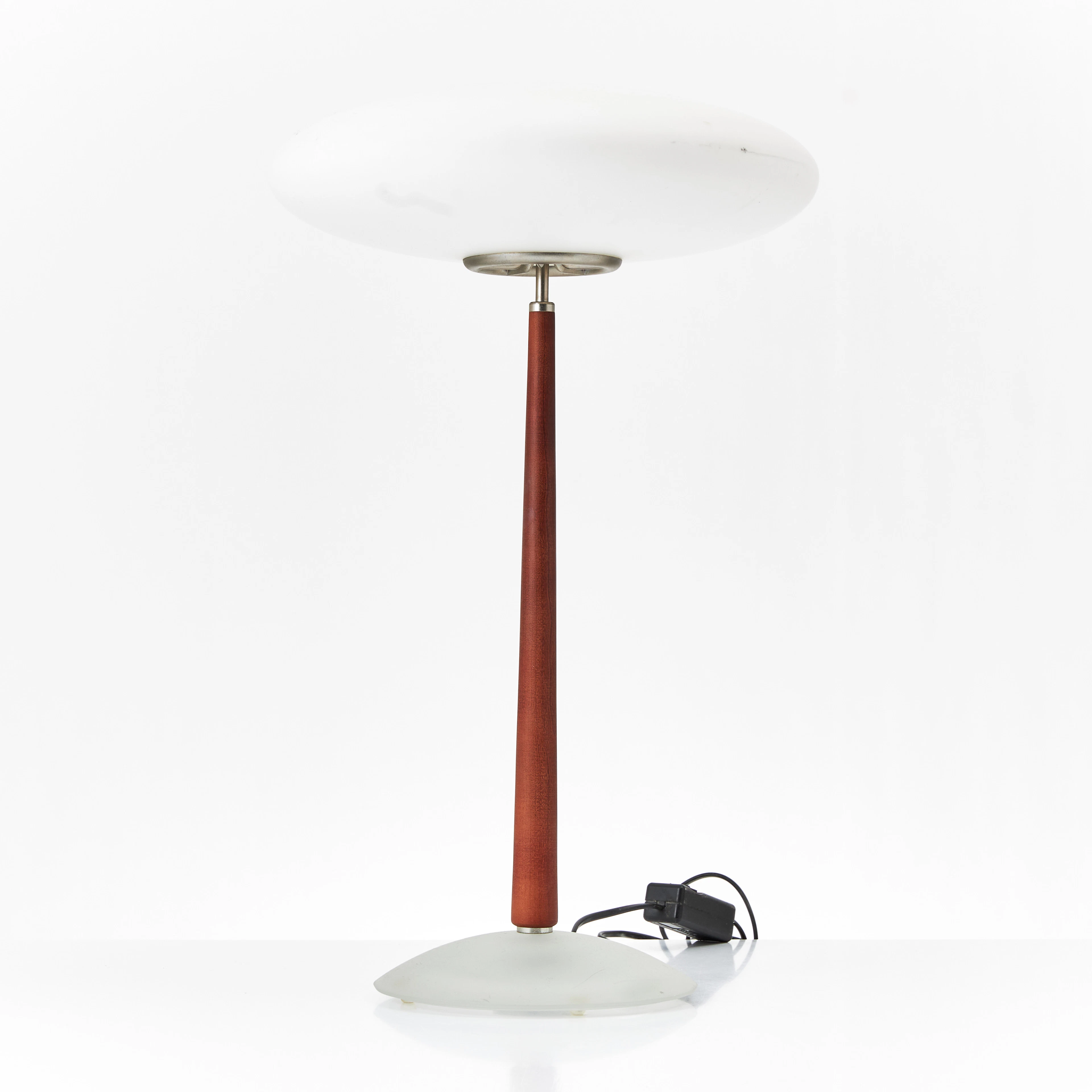 MATTEO THUN. Bordslampa, glas, trä och metall, "Pao T1", Arteluce, Italien.