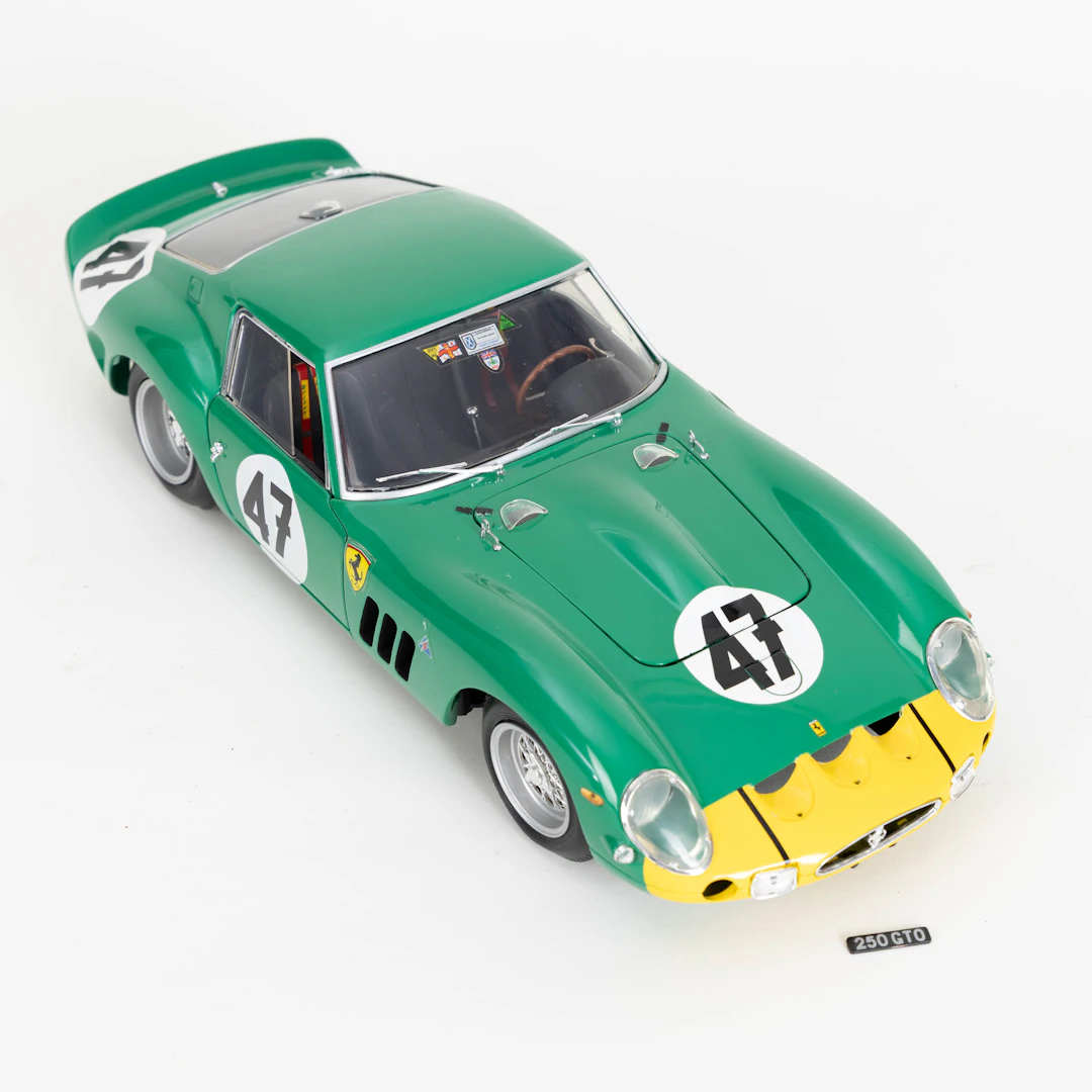 REVELL. Rennwagen Ferrari 250 GTO, China, 1992.