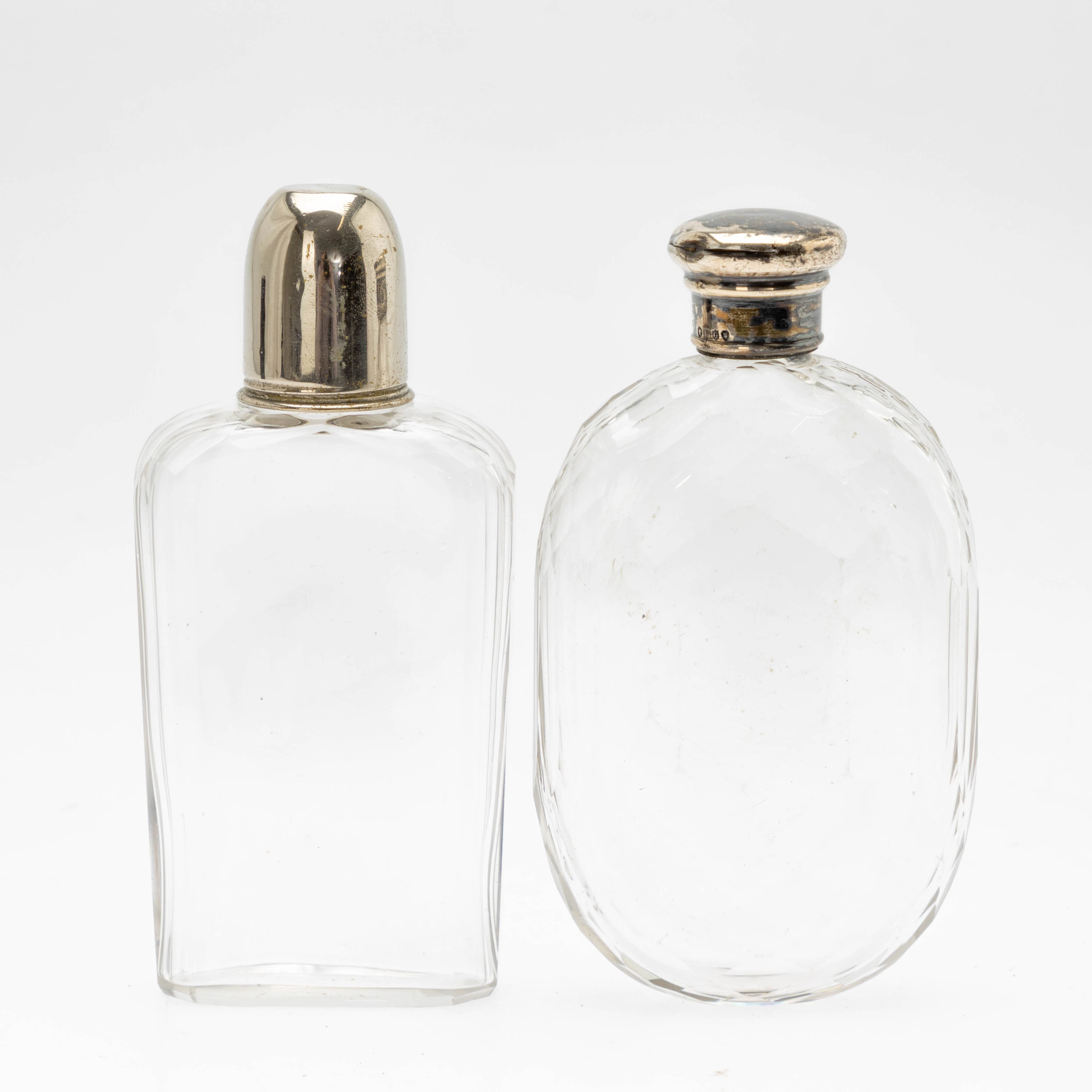 THOMAS JONES WATSON. Flachmann, Kristallglas und Sterling Silber