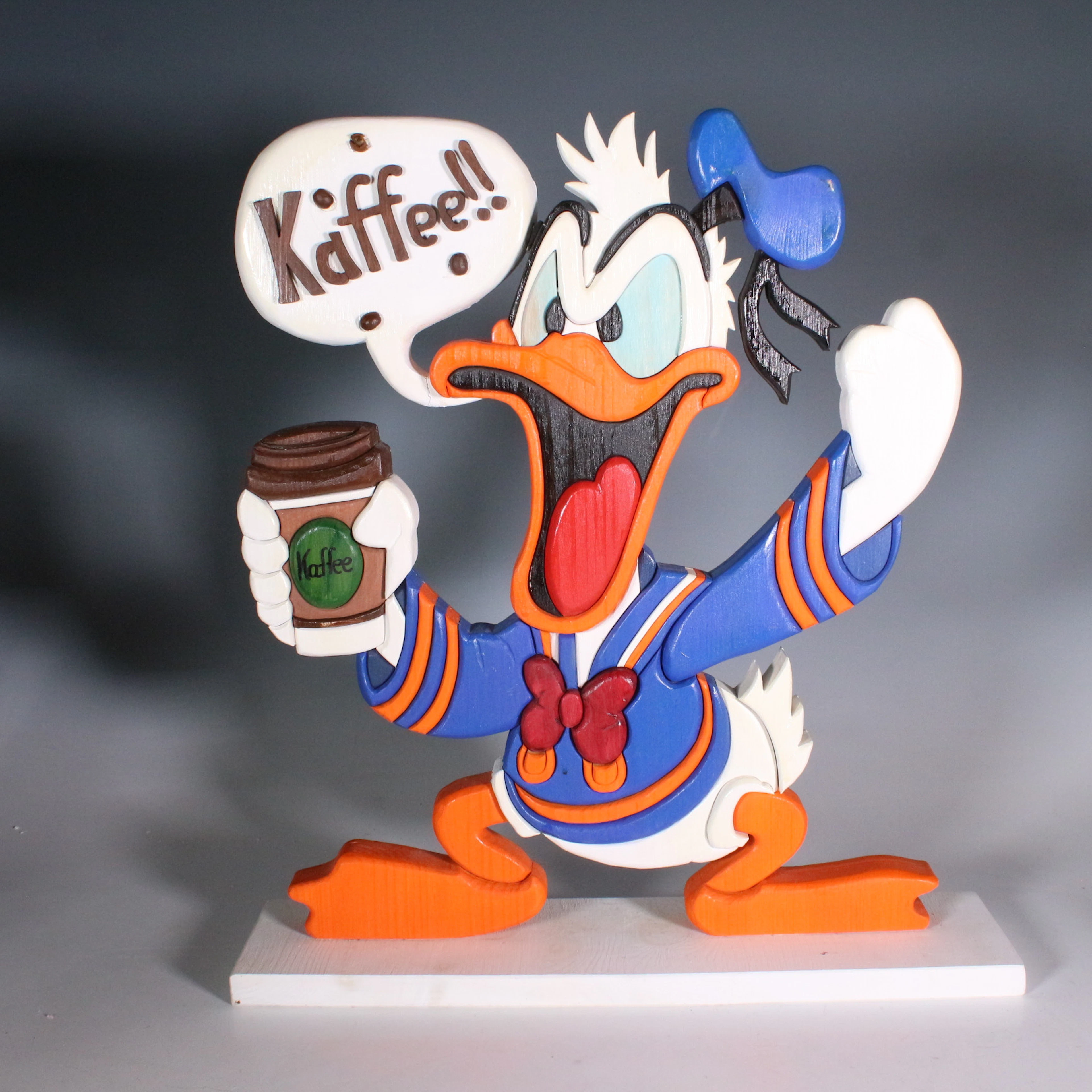 Handgefertigte Skulptur , '' Donald Duck '', bemalt , Unikat.
