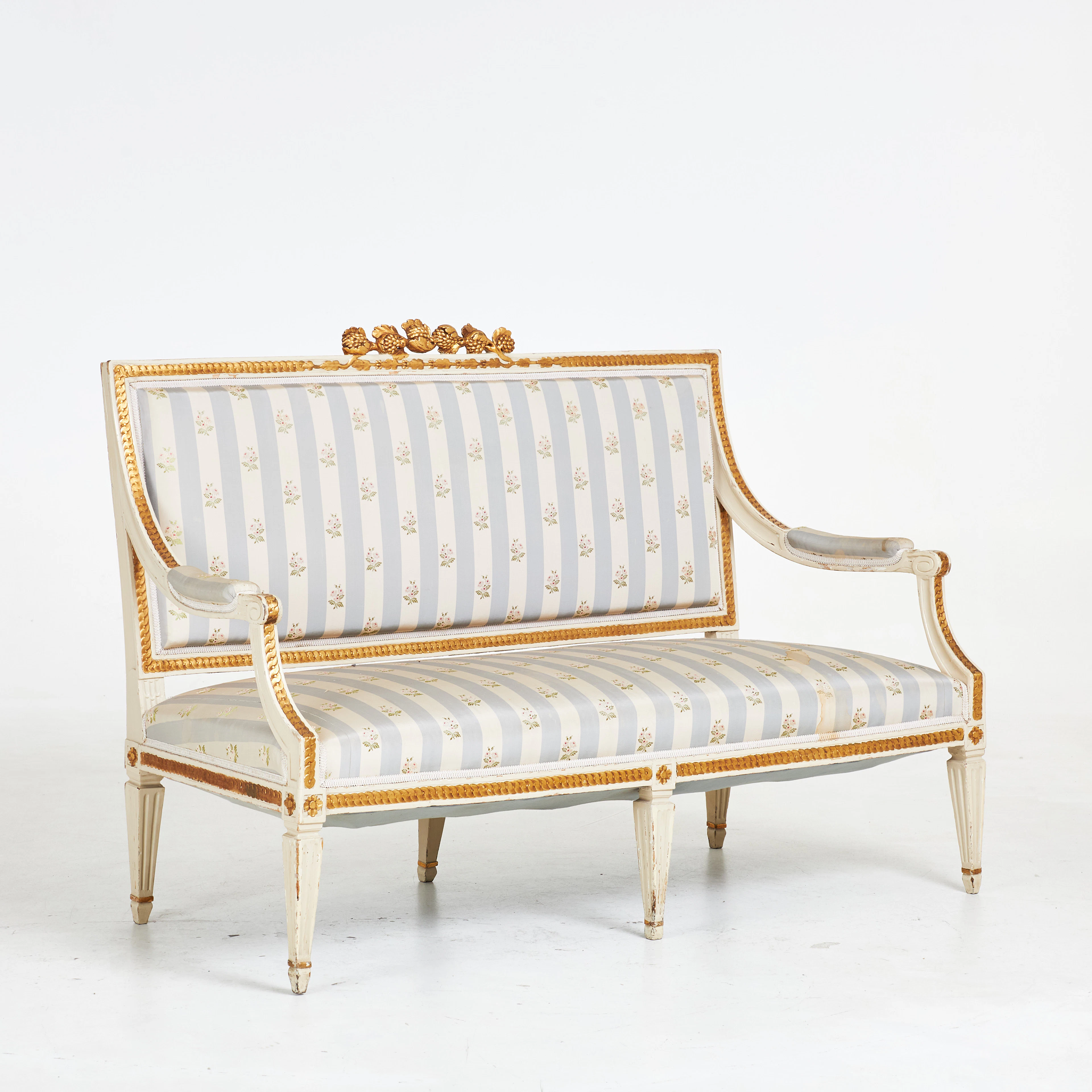 SOFFA, gustavianskt Stockholmsarbete, bemålad, delvis bronserad, skuren