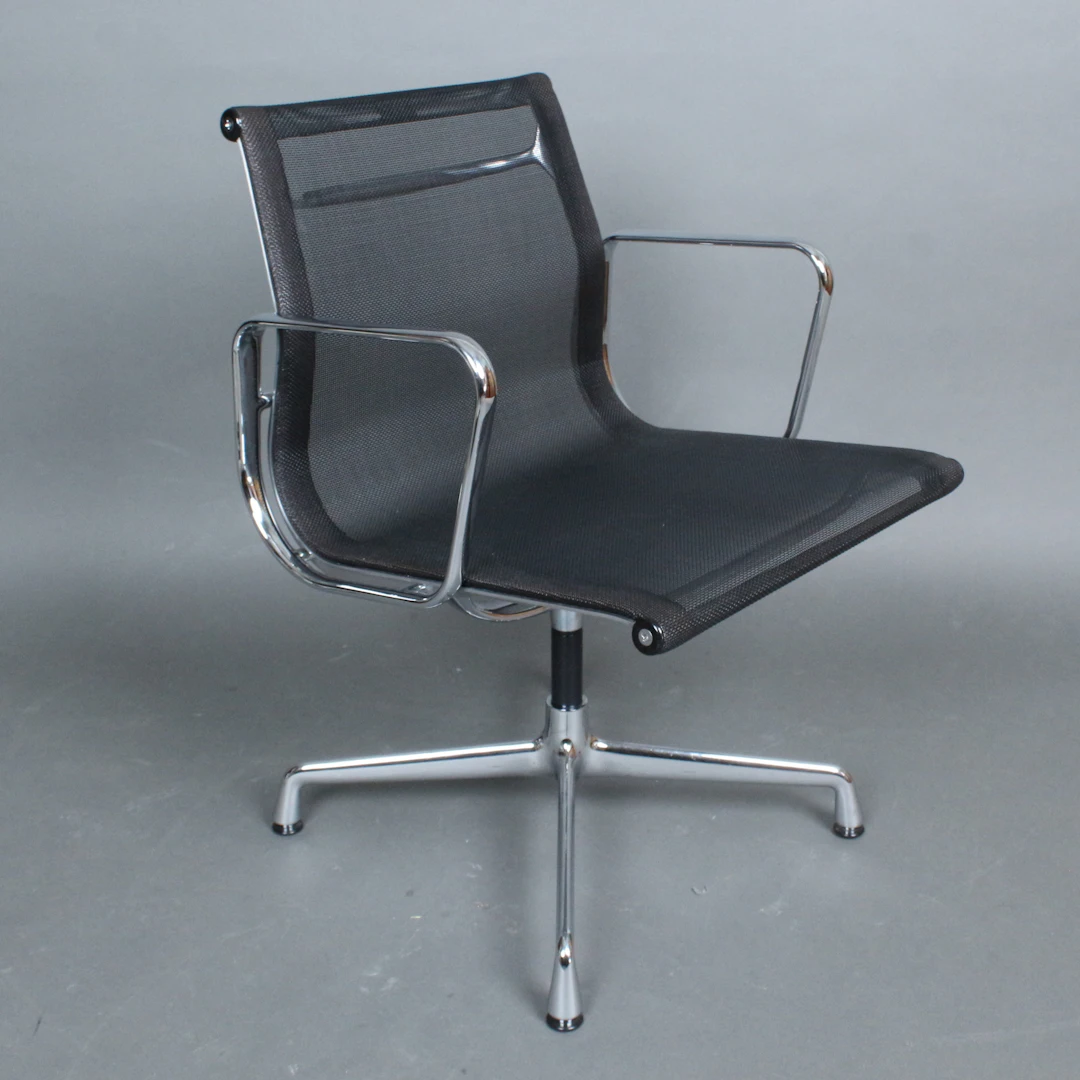 CHARLES EAMES. Vitra. Bürostuhl / Alu Chair, Modell 'EA108', Aluminium