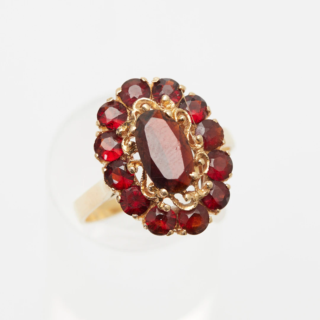 Ring, 585er Gelbgold, Granaten.