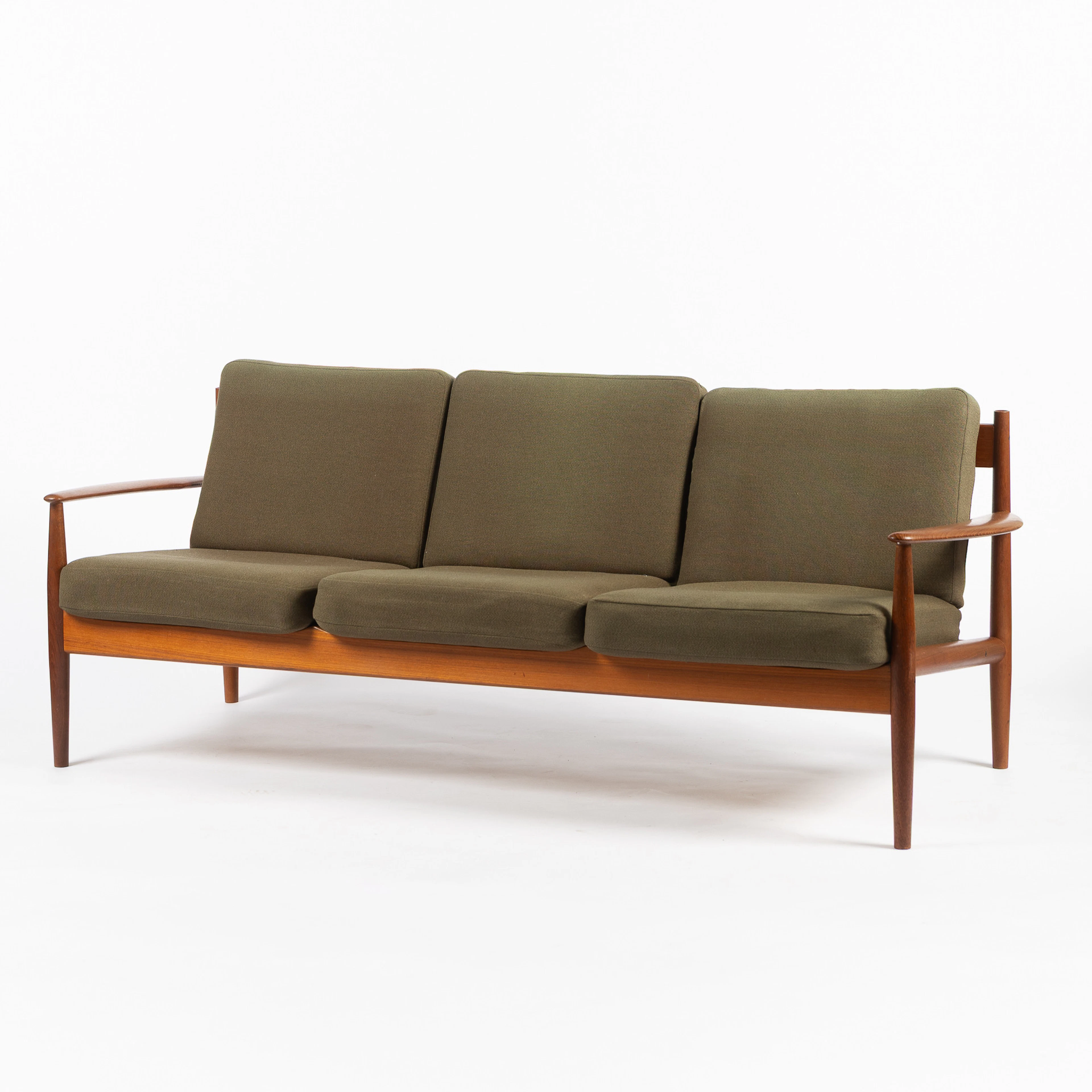 GRETE JALK. Soffa, 3-sits modell "118", teak, France & Son, Danmark