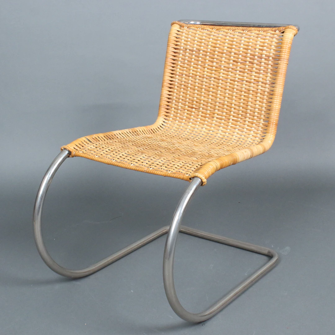 LUDWIG MIES VAN DER ROHE. Freischwinger, Modell ''MR-10'', Stahlrohr