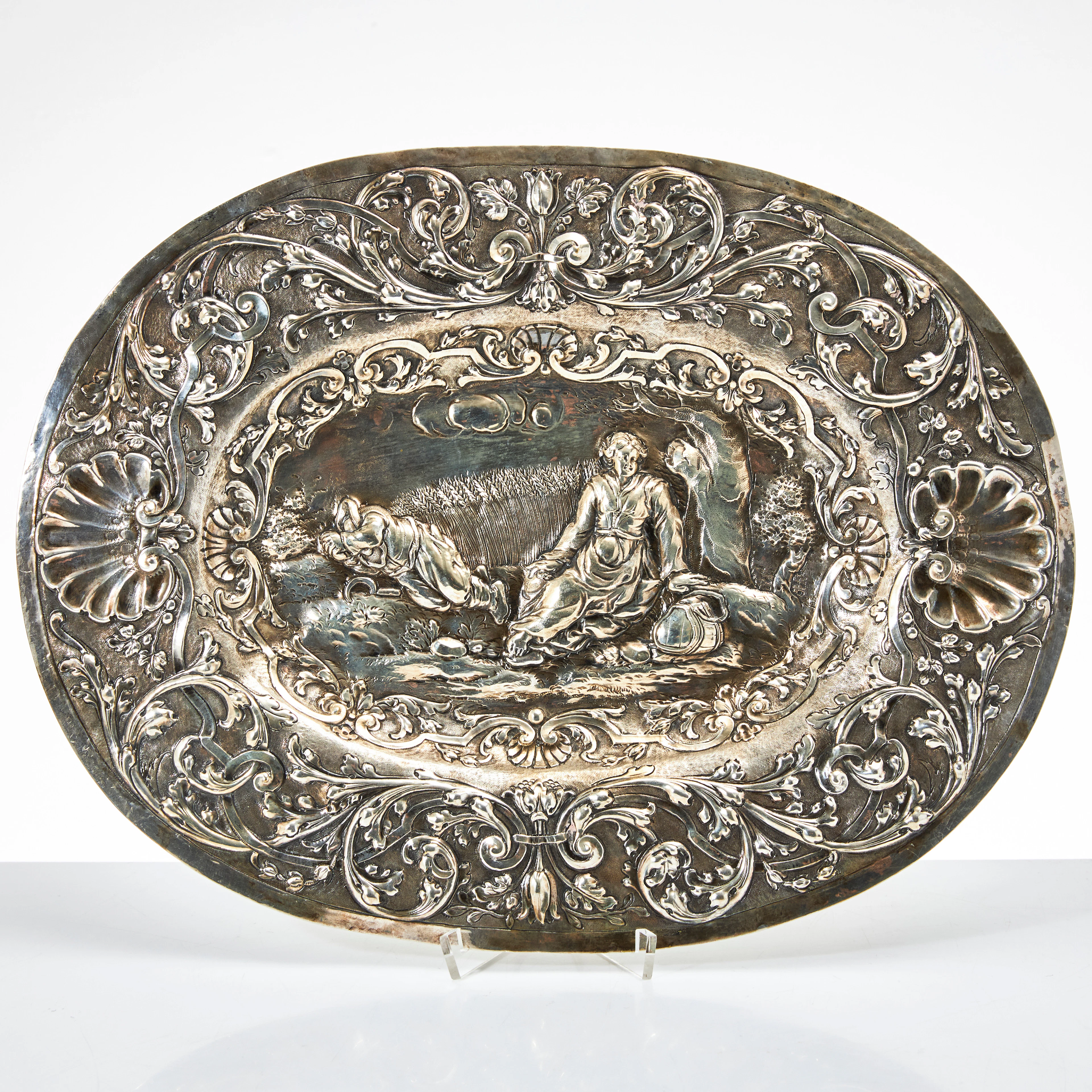 PRESENTERFAT, silver, driven dekor, barock-stil.