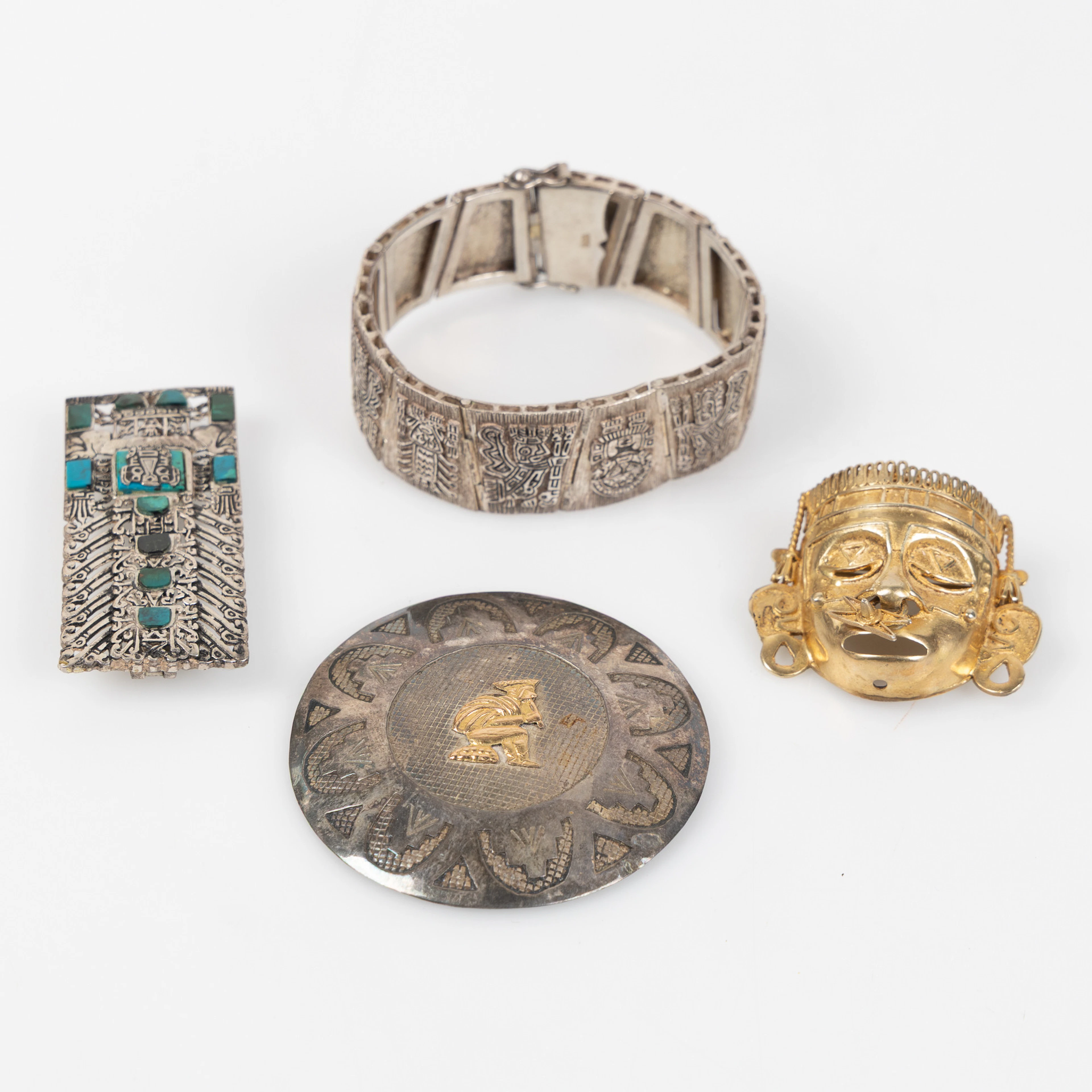 HÄNGEN/BROSCHER & ARMBAND, 4 delar, Central- / Sydamerika, 1900-tal