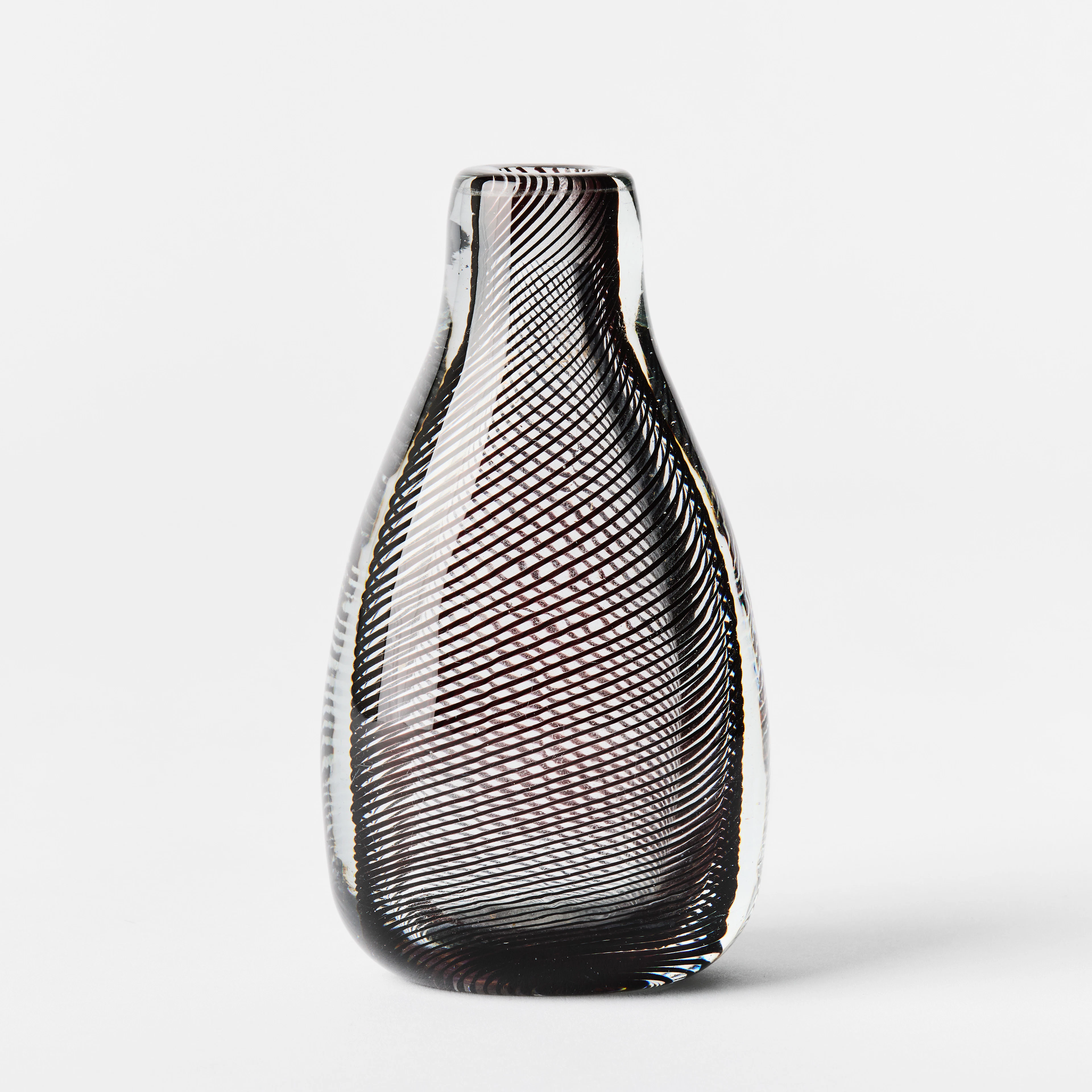 CARLO SCARPA. "Mezza Filigrana", vas, Venini, Italien, dekor av bruntonade