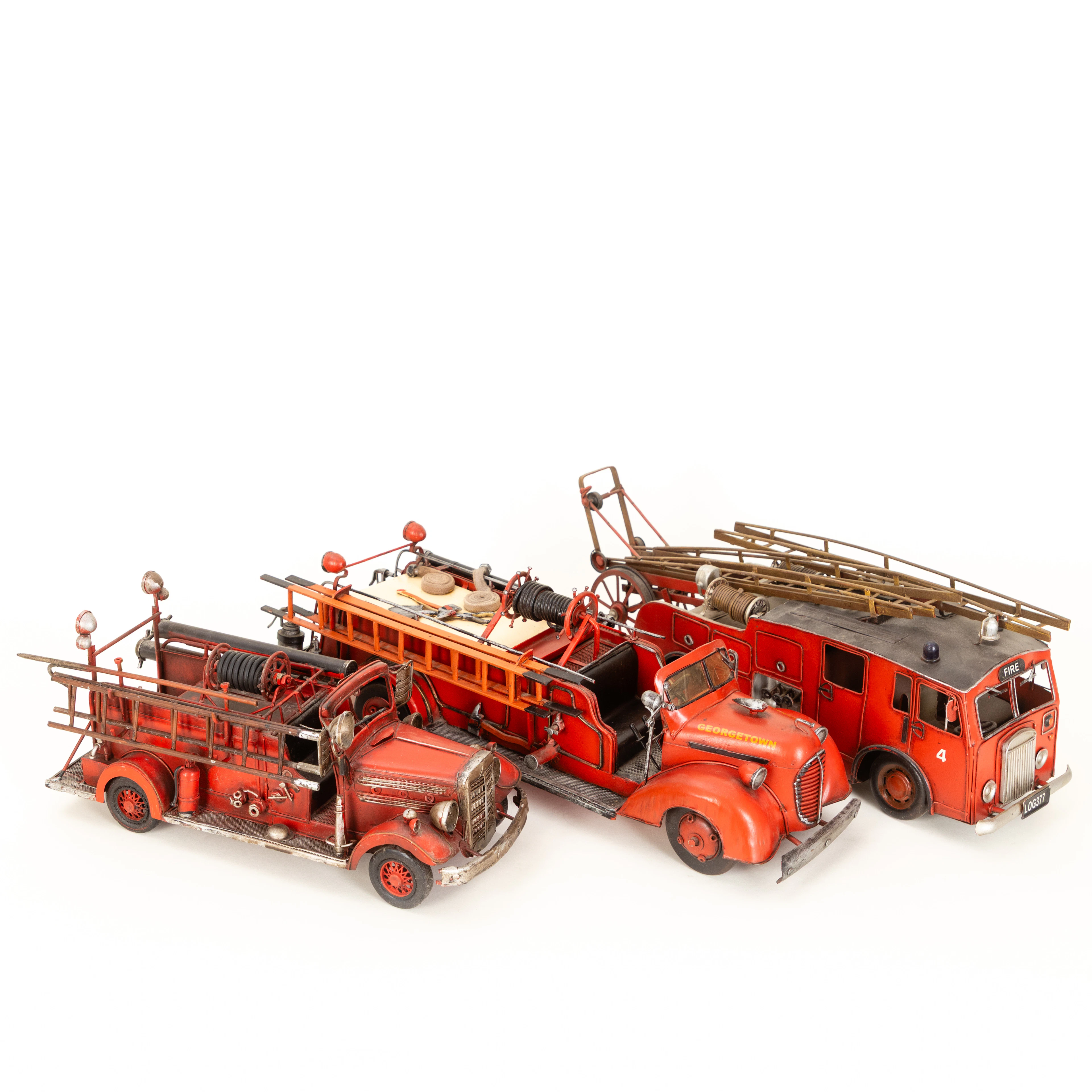 Feuerwehrfahrzeuge aus Blech, rot und schwarz lackiert, Dekoration