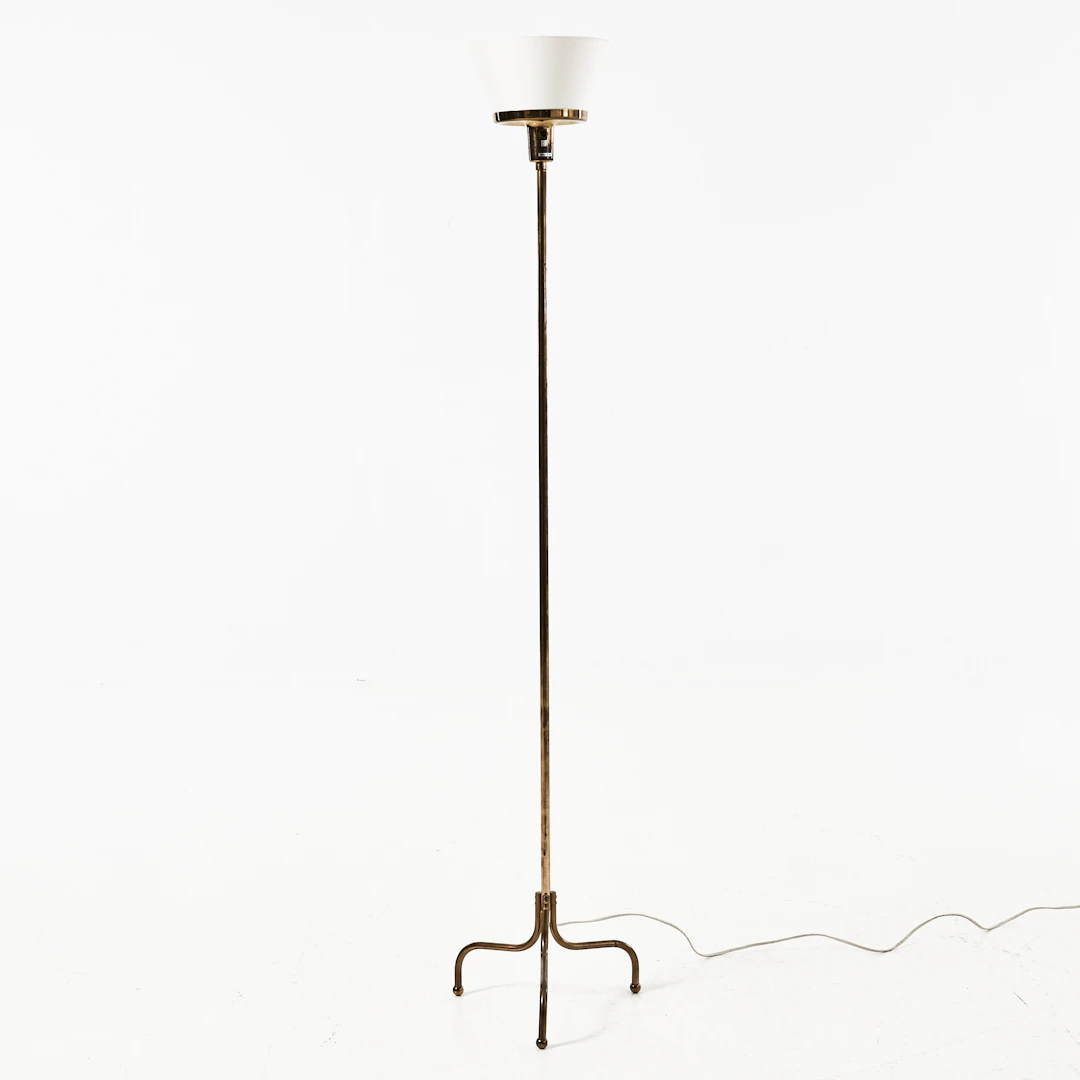 JOSEF FRANK. Golvlampa, Firma Svenskt Tenn, mässing, modell 2424