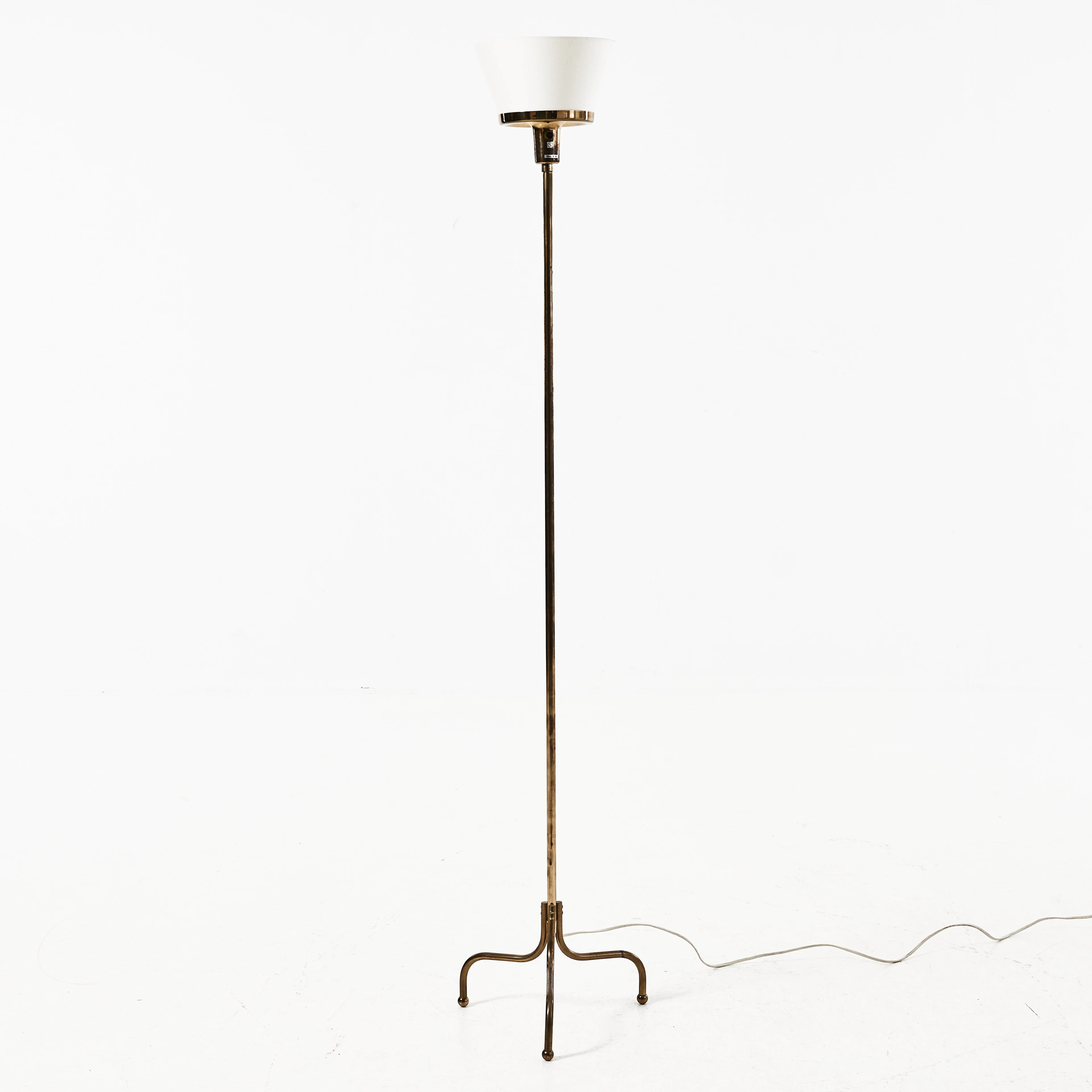 JOSEF FRANK. Golvlampa, Firma Svenskt Tenn, mässing, modell 2424