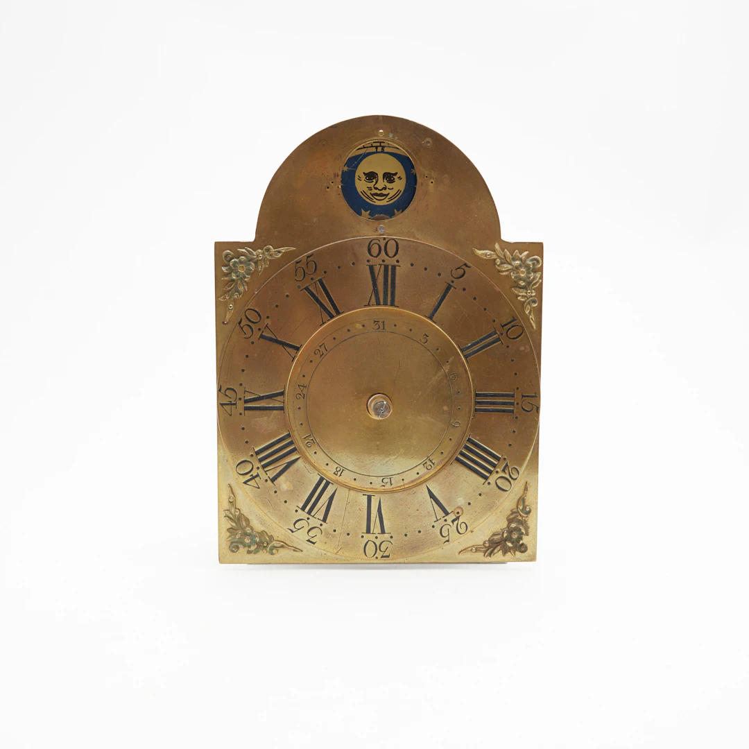 MONDPHASEN-WANDUHR, Messing, 18. Jahrhundert.