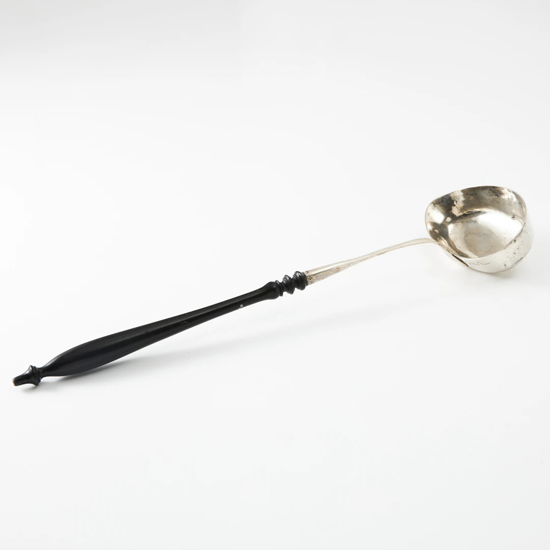 PETER STENFELT. (VERKSAM 1755-1773/78). Soppslev, silver, svarvat