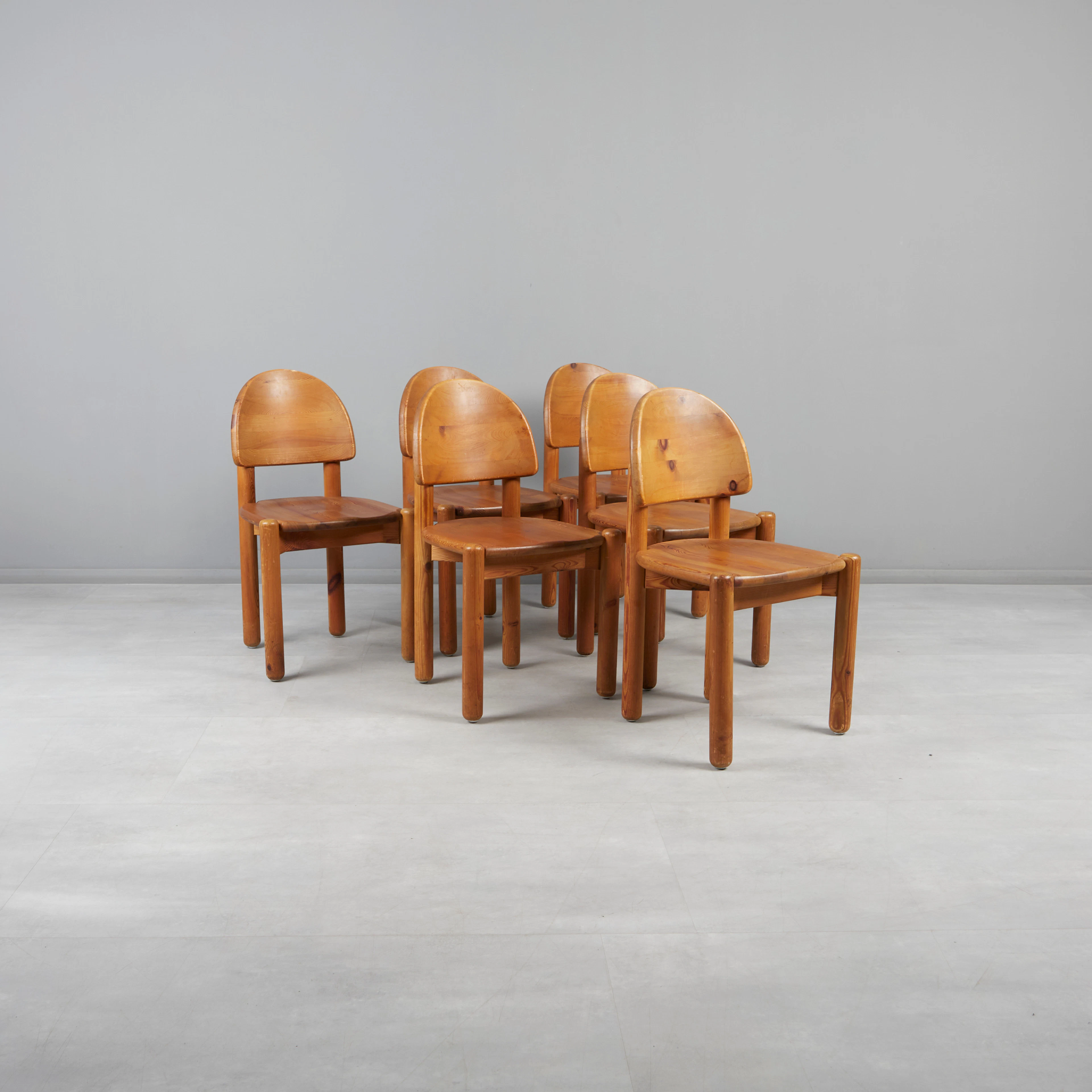 RAINER DAUMILLER. IM STIL VON. Set Stühle / Esszimmerstühle, Kiefer
