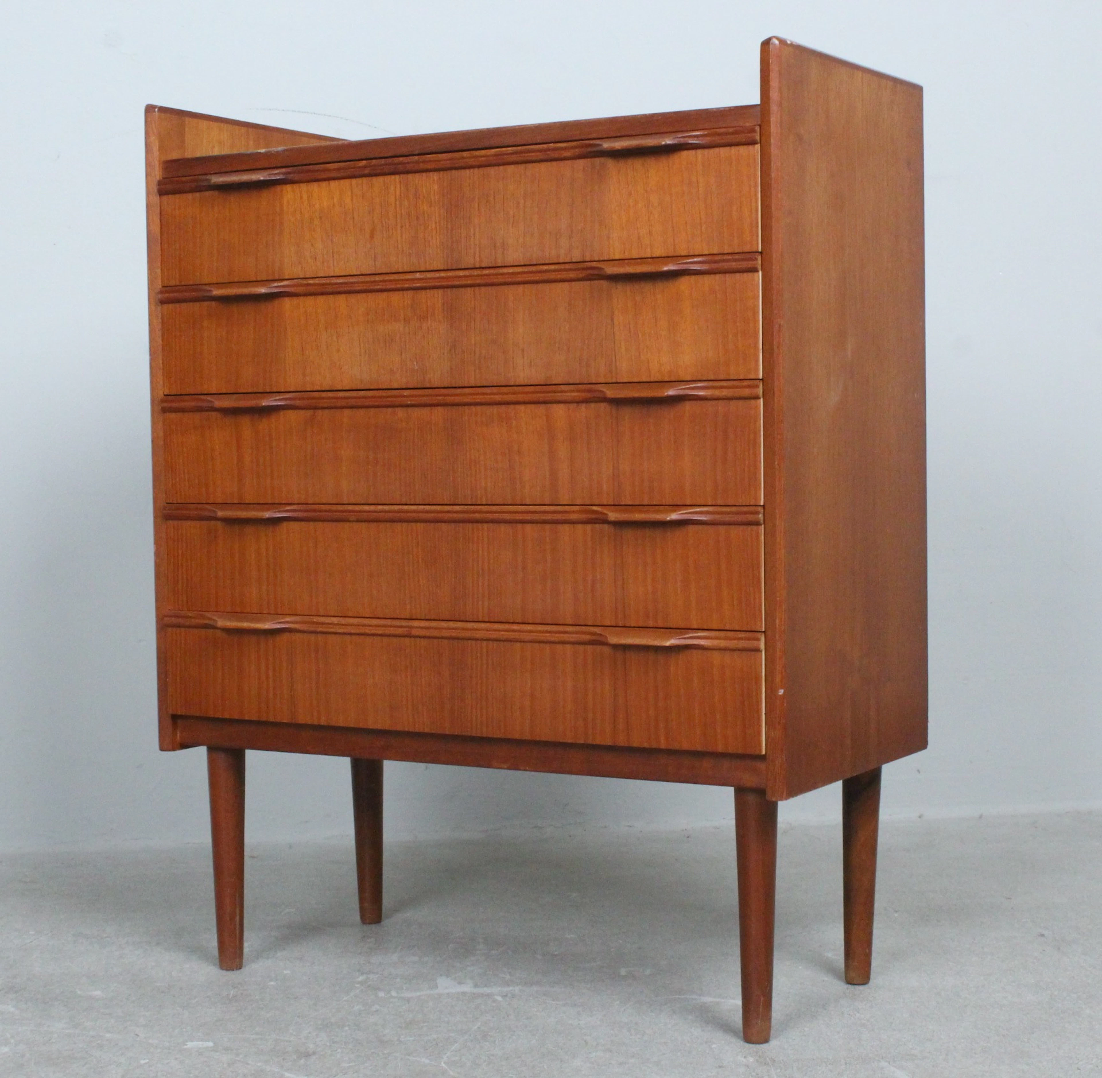 HENNING JØRGENSEN. Fredericia Møbelfabrik. Kommode / Anrichte, Teak