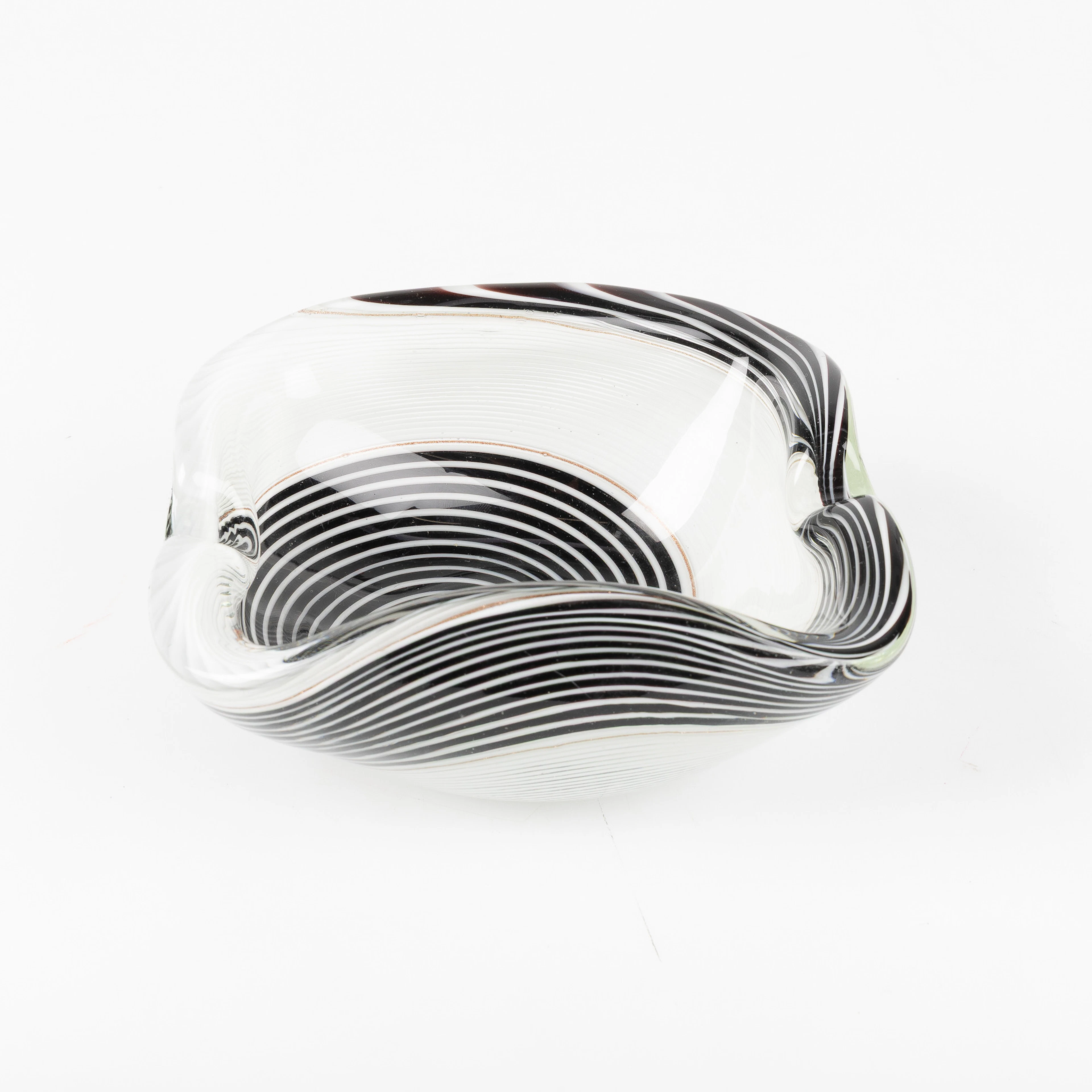 DINO MARTENS. Skål, modell 6922 "Bianco Nero" för Aureliano Toso