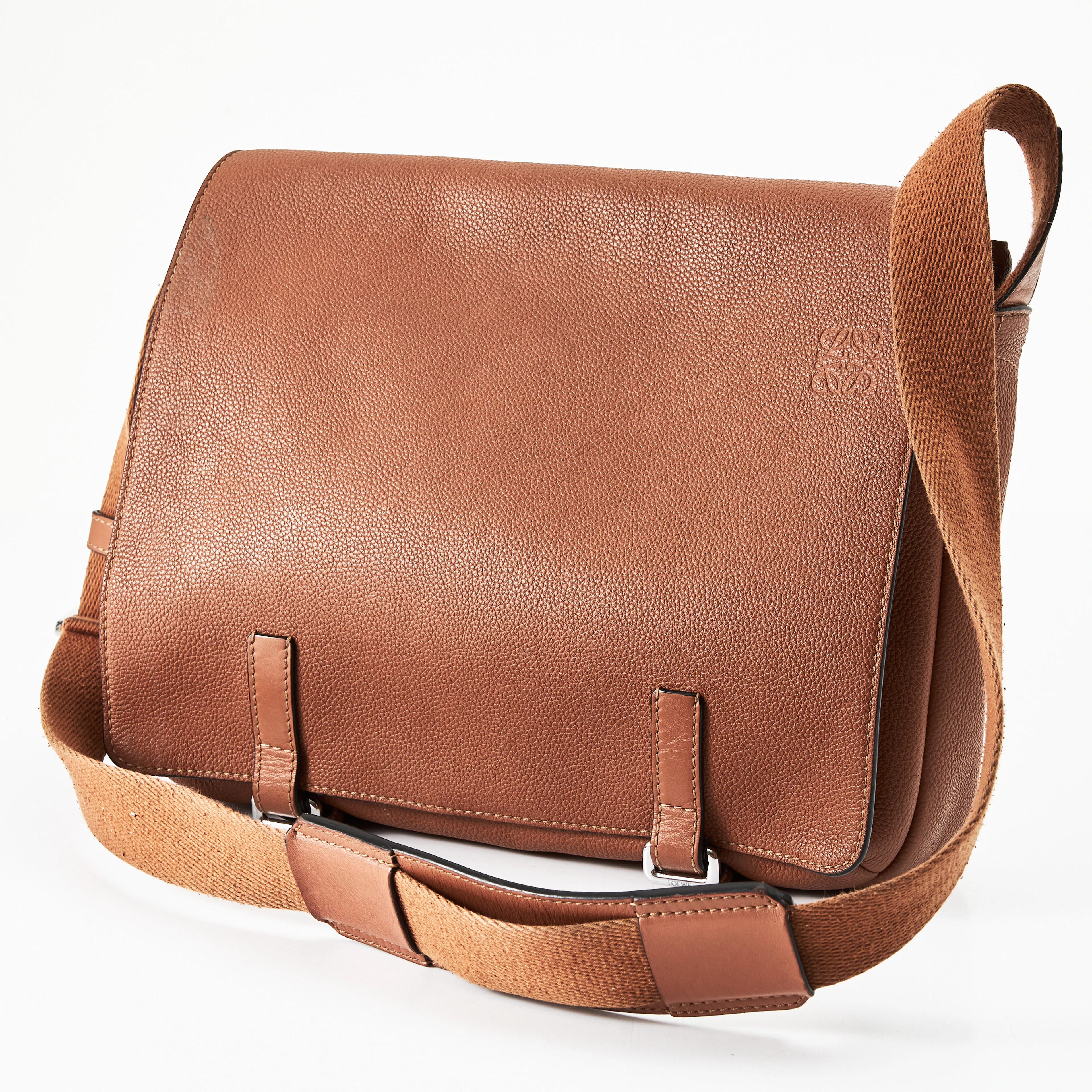 LOEWE, Messenger bag, handväska, brunt skinn.