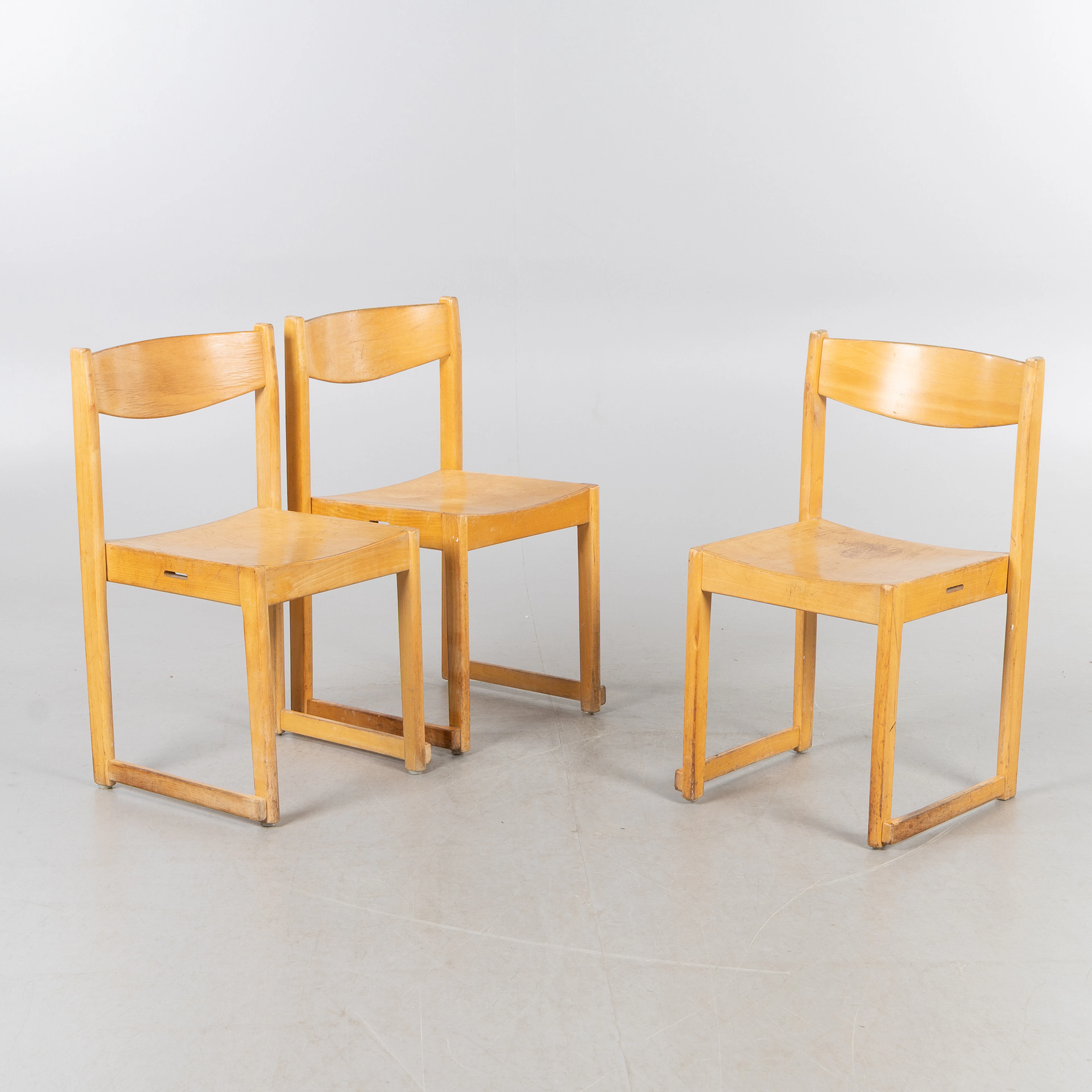 SVEN MARKELIUS. Orkesterstolar, 3 stycken, formgivna 1930.