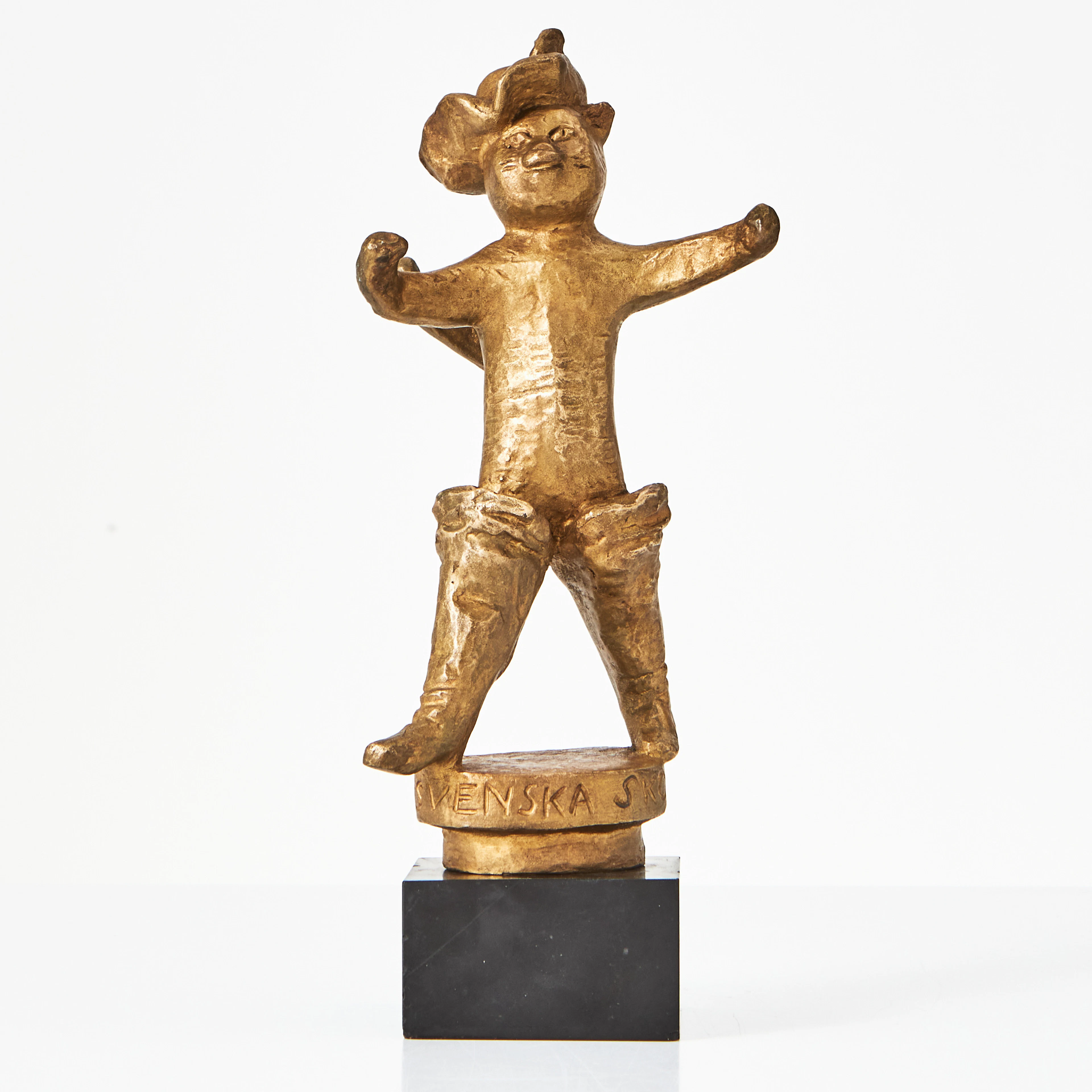 OIDENTIFIERAD KONSTNÄR. Skulptur, Mästerkatten i stövlar, brons, monogramsignera