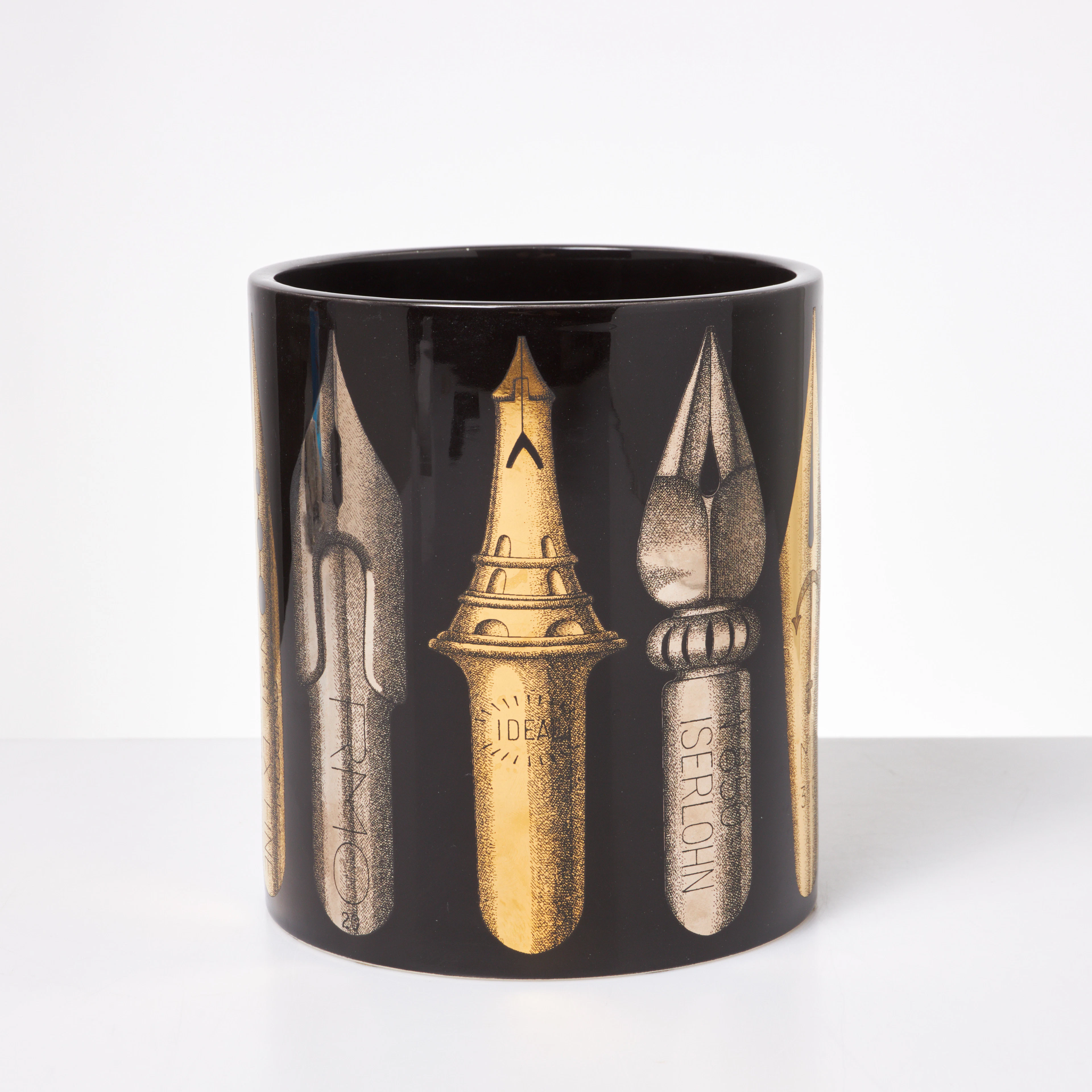 PIERO FORNASETTI. Vas "Profumi", Italien.