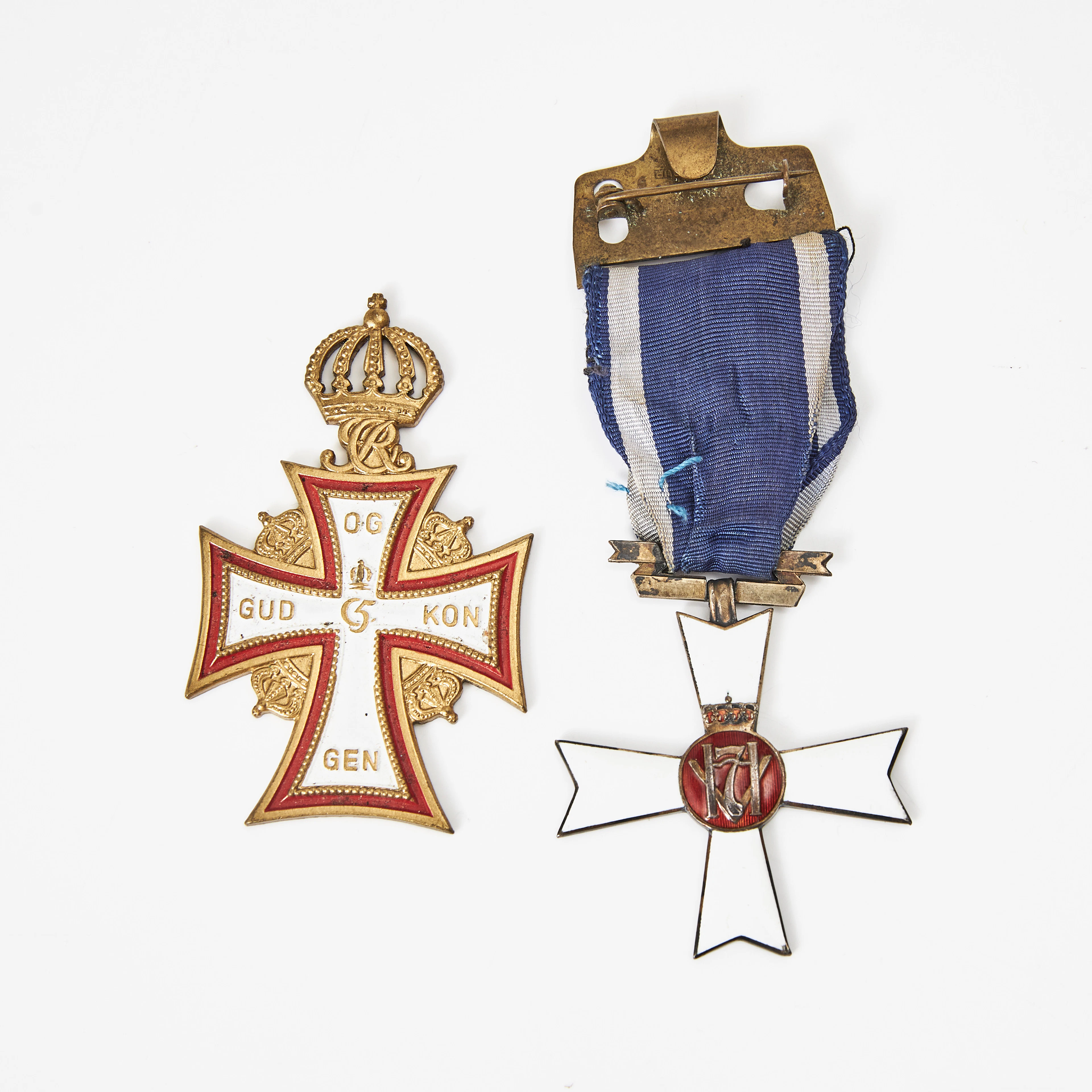 ORDNAR, 2 st., dansk och norsk, delvis silver och emalj.