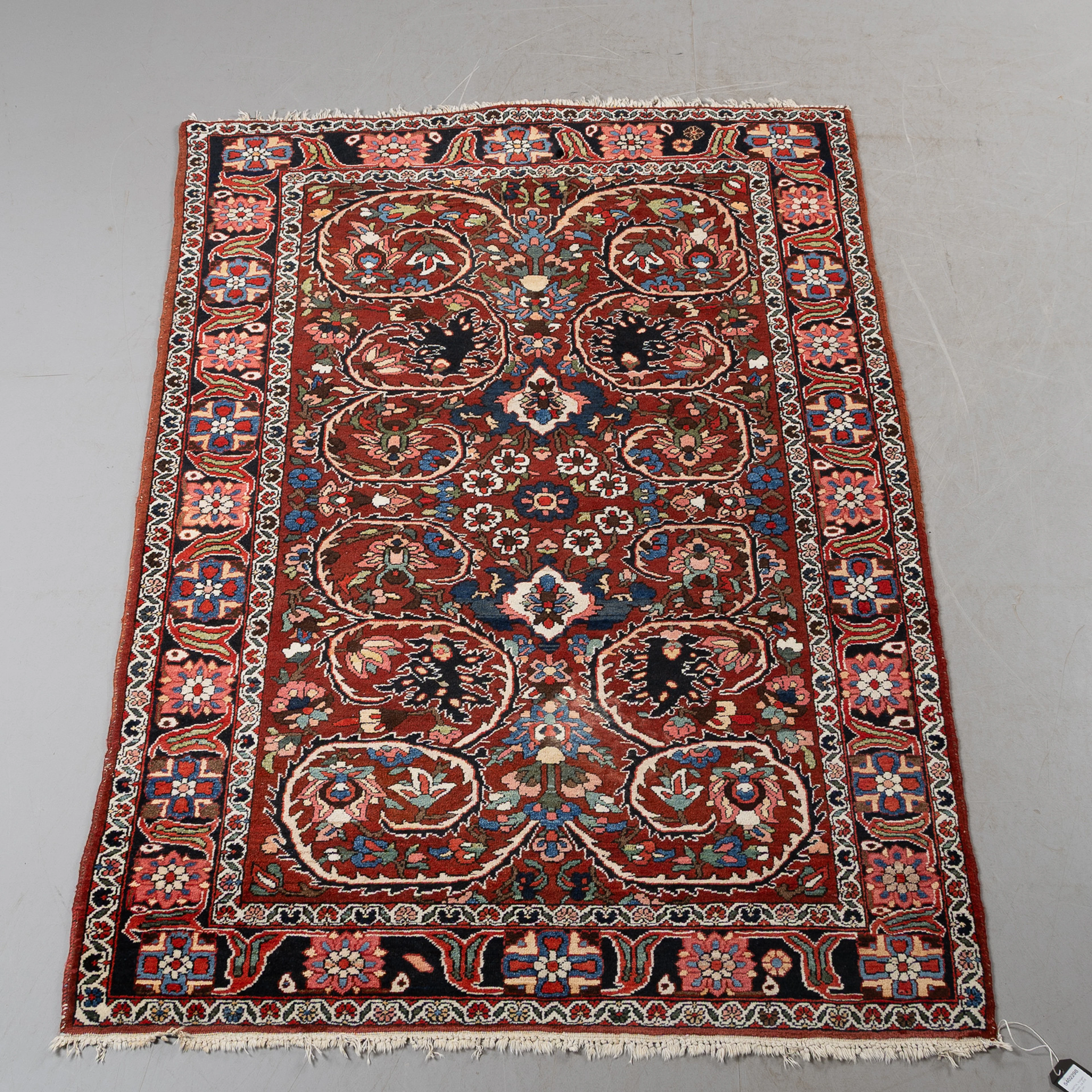 MATTA, troligen persisk, ca 206 x 135 cm.