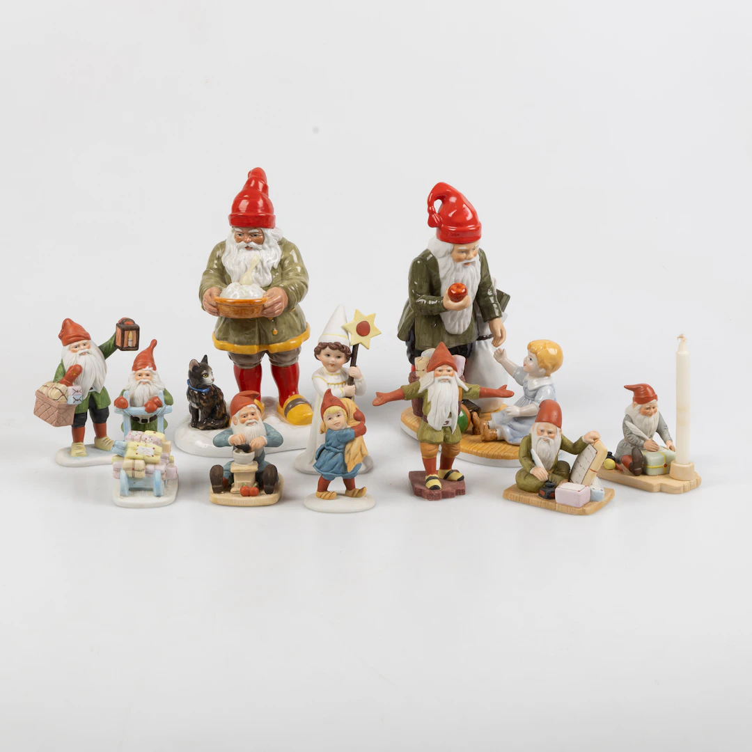 FIGURINER, 10 delar, efter Jenny Nyström, Kalmar läns museum.