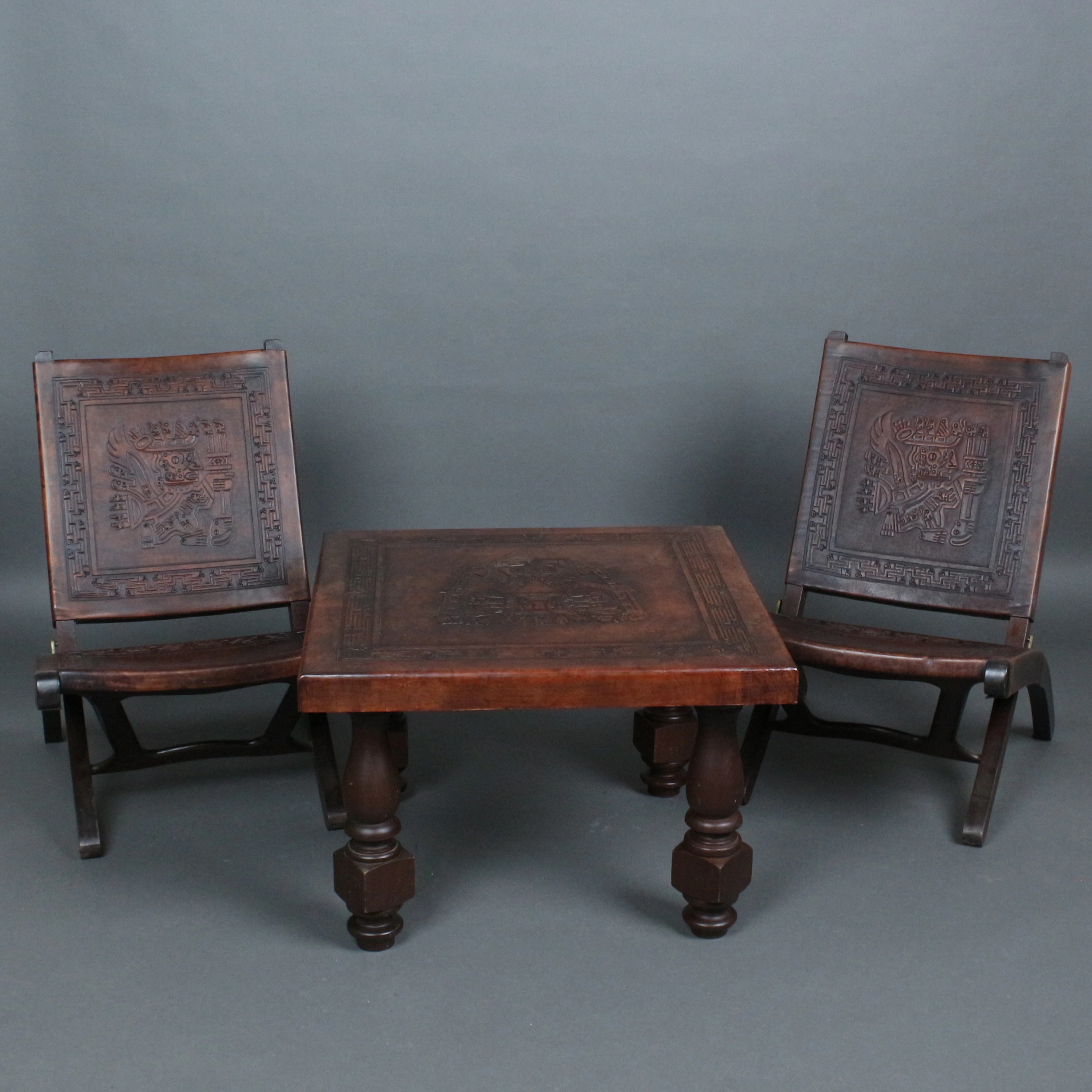ÁNGEL I. PAZMIÑO. für Muebles de Estilo, Zwei Klappsessel mit Couchtisch