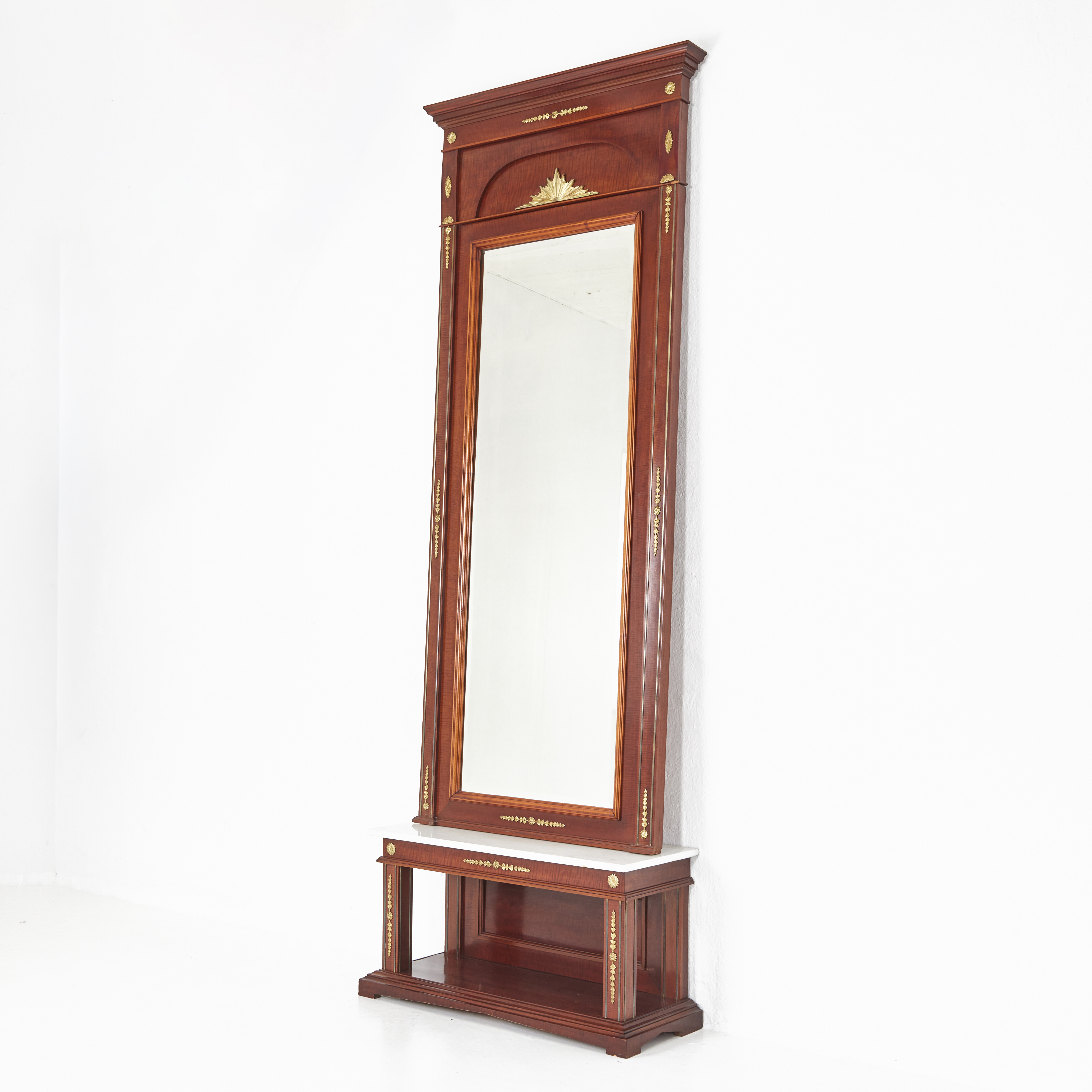 SPEGEL med trymå, 1900-talets början, empirestil, fanerade mahogny