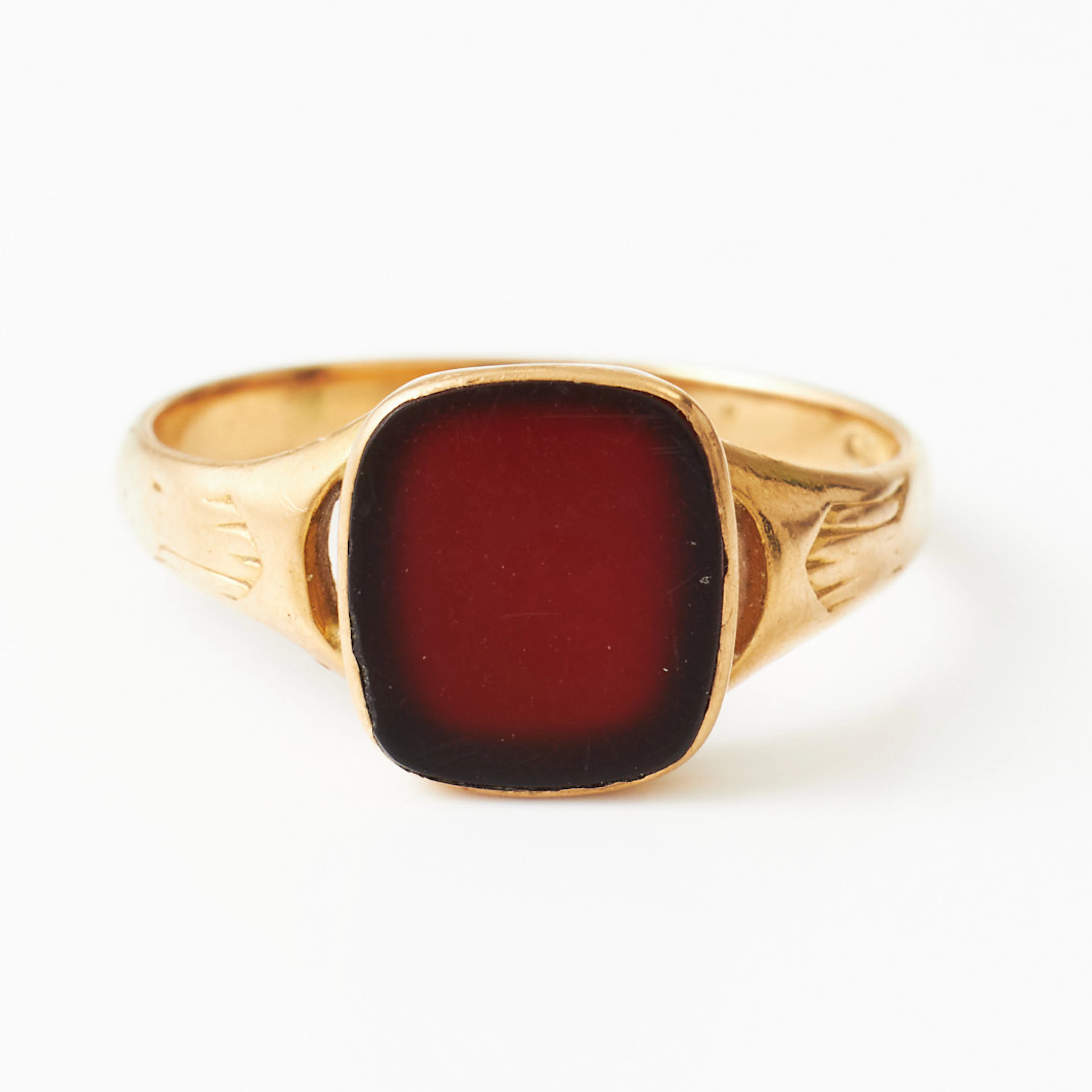 RING, 18 k guld, planslipad kvadratisk karneol, svensk kontrollstämpel.