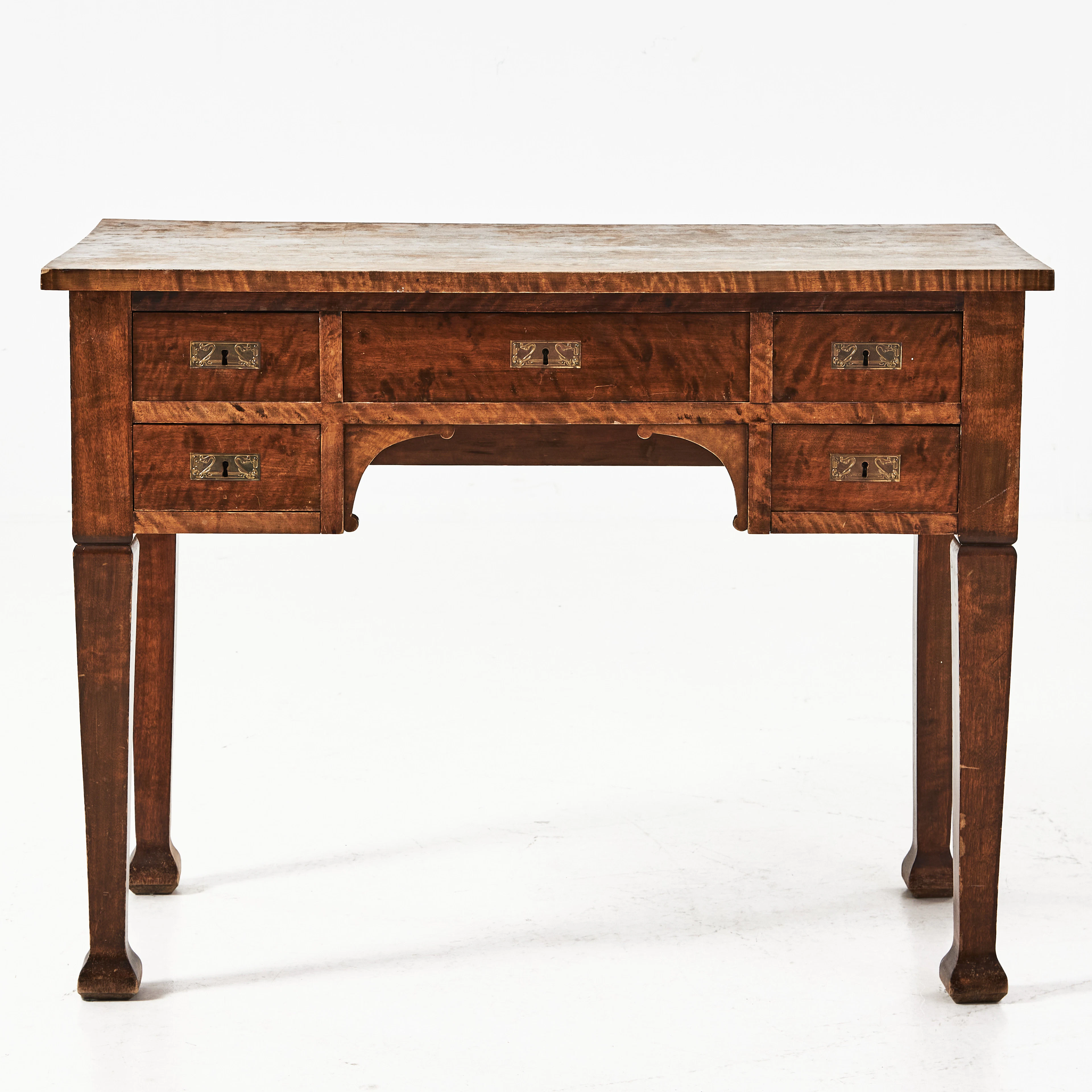 SKRIVBORD, omkring sekelskiftet 1900, betsad björk, 5 lådor.