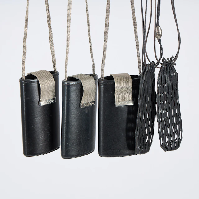 CROSSBODY mobilfodral, 3 st Marimekko/Nokia, 2 st design Jaana Parkkila.