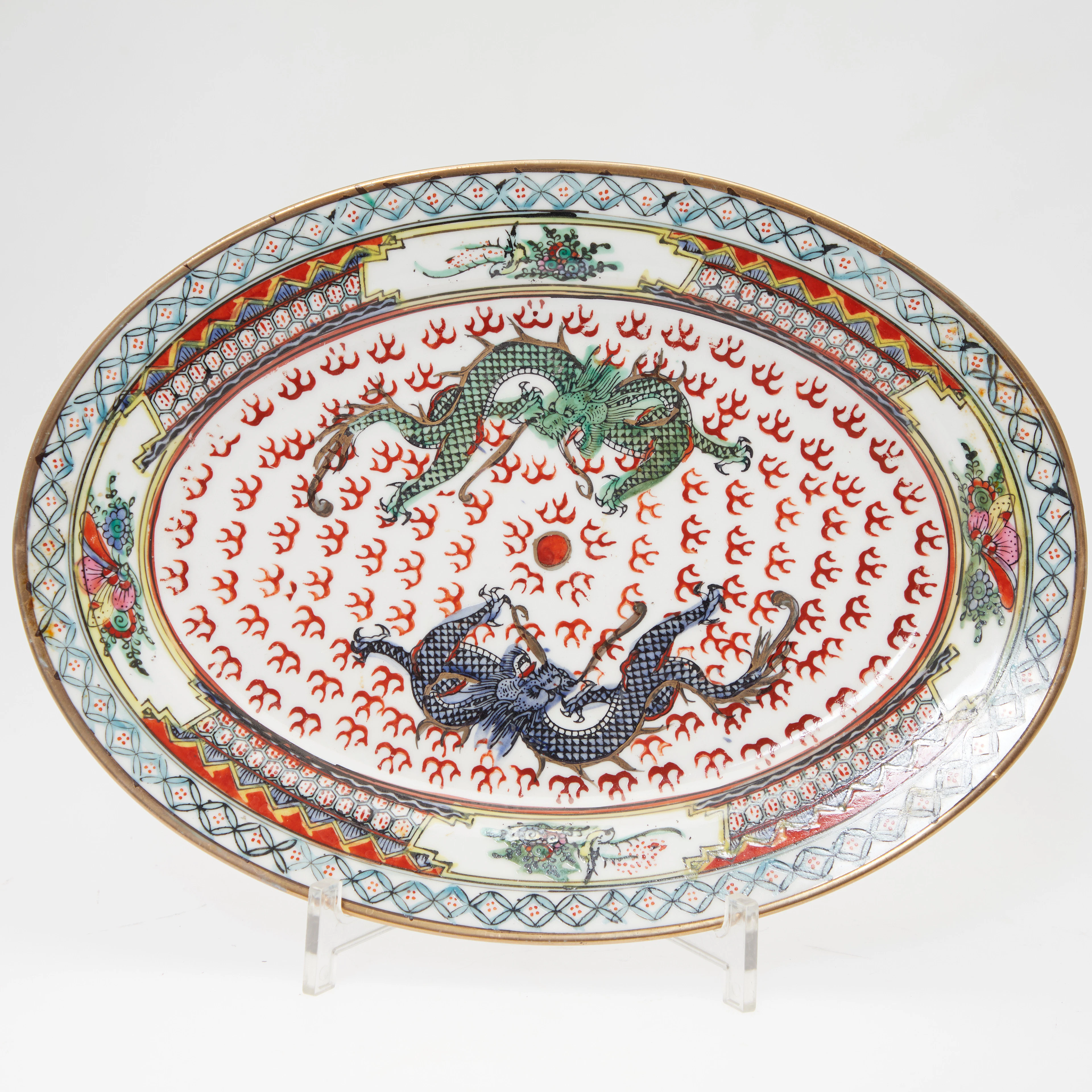 Teller / Servierteller, Porzellan, Asien.
