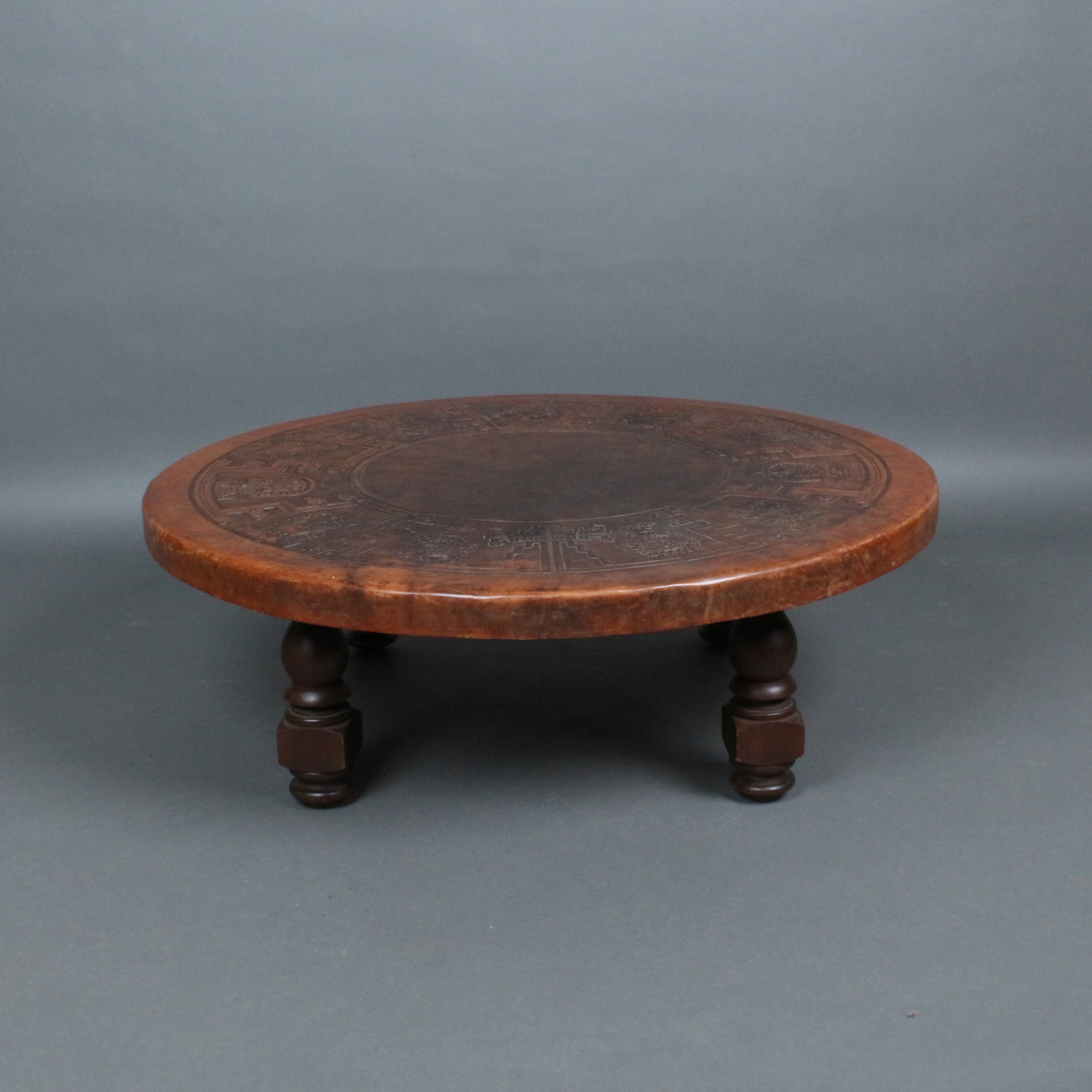 ÁNGEL I. PAZMIÑO. für Muebles de Estilo, Runder Couchtisch, Massivholz