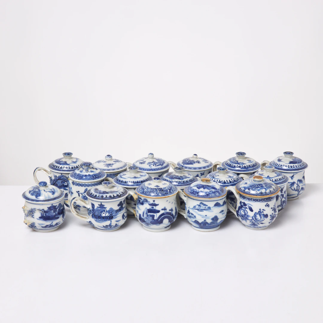CRÈMEKOPPAR. 16 st, underglasyrblått, Qianlong, porslin.