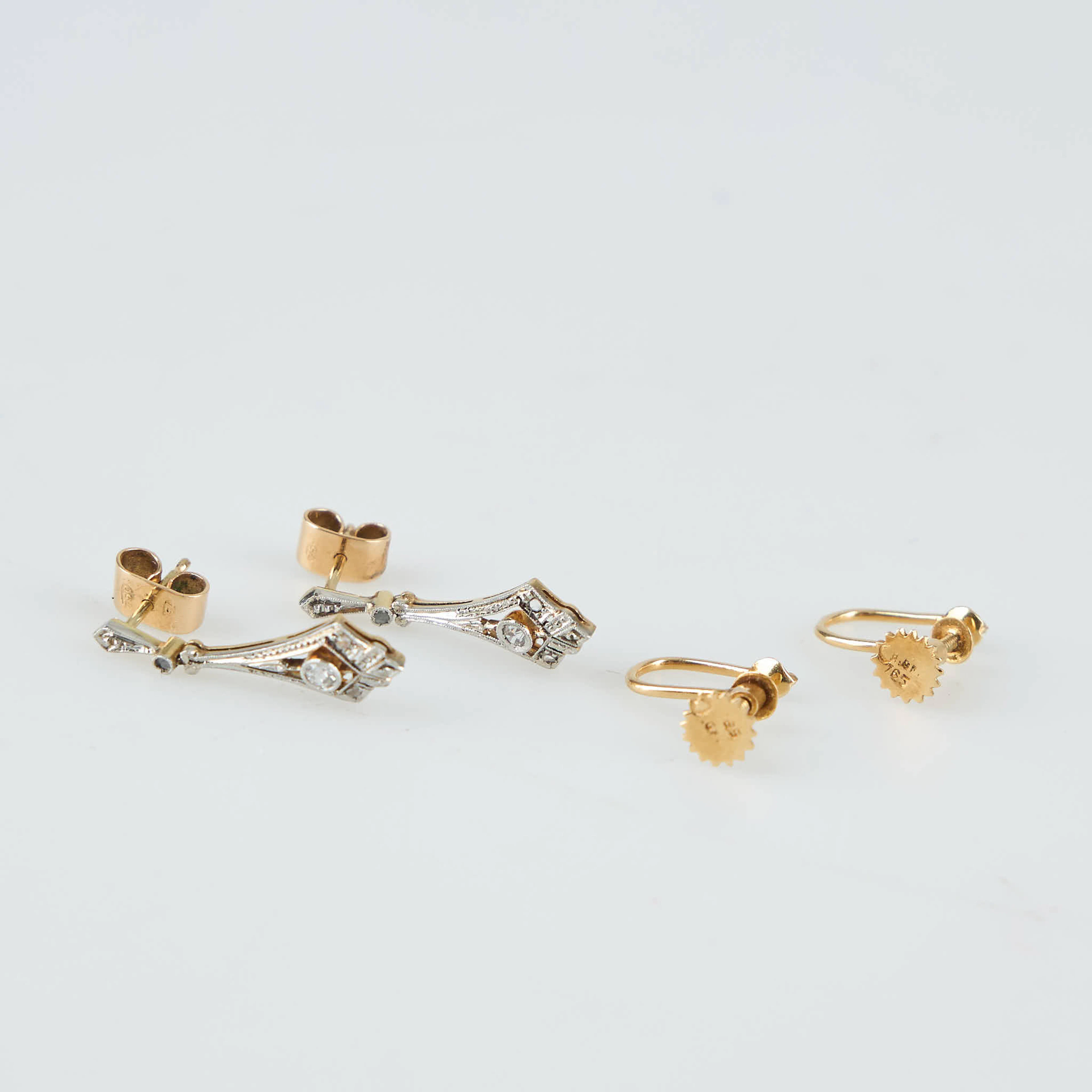 DIAMANÖRHÄNGEN, 18K guld, ca 1920-1930-tal.