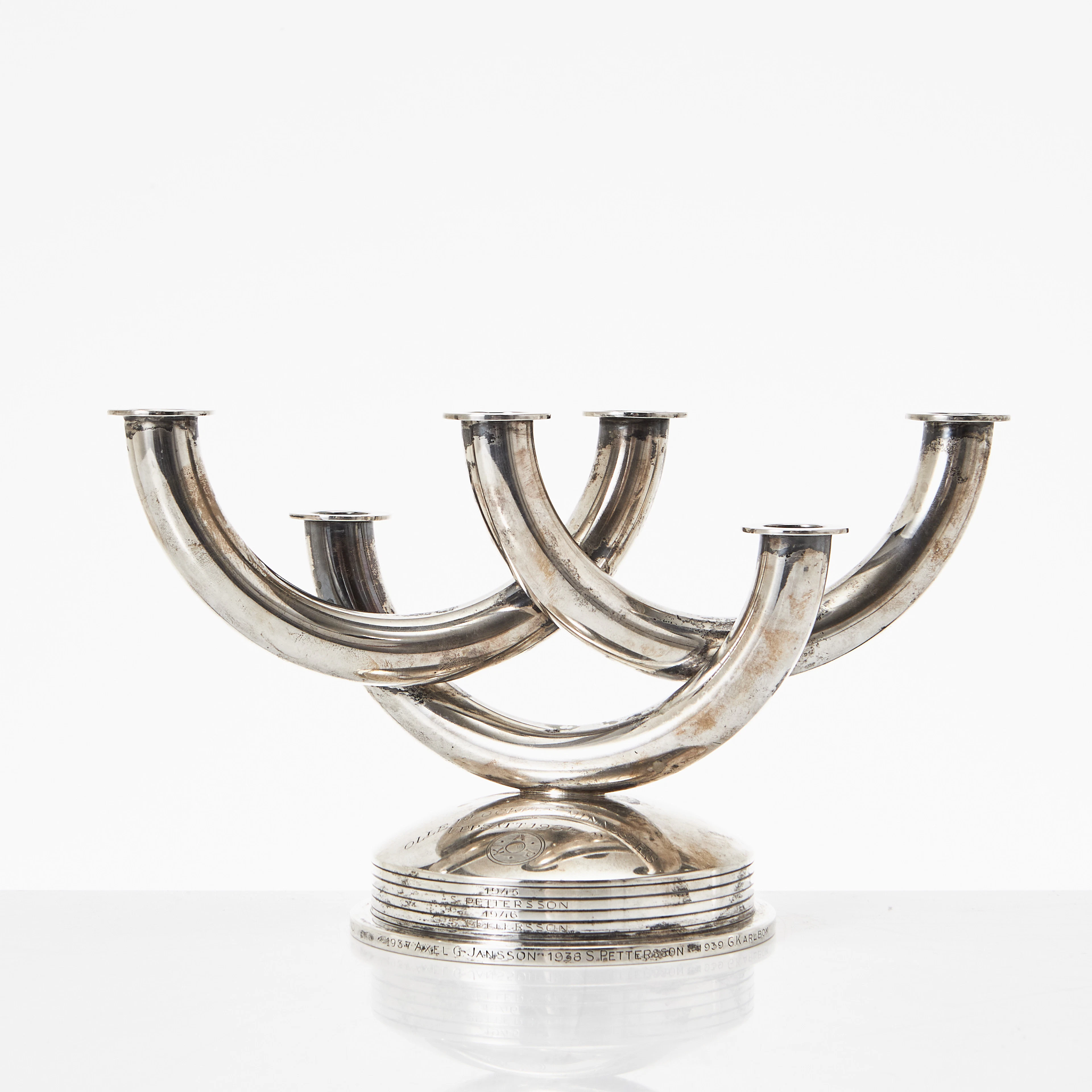 EDLUNDS SILVERVARUFABRIK AB. Kandelaber, silver, för 6 ljus, Stockholm 1934.