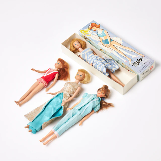 MATTEL, 4 dlr, Barbie, Skipper, Midge, med tillhörande kläder, varav