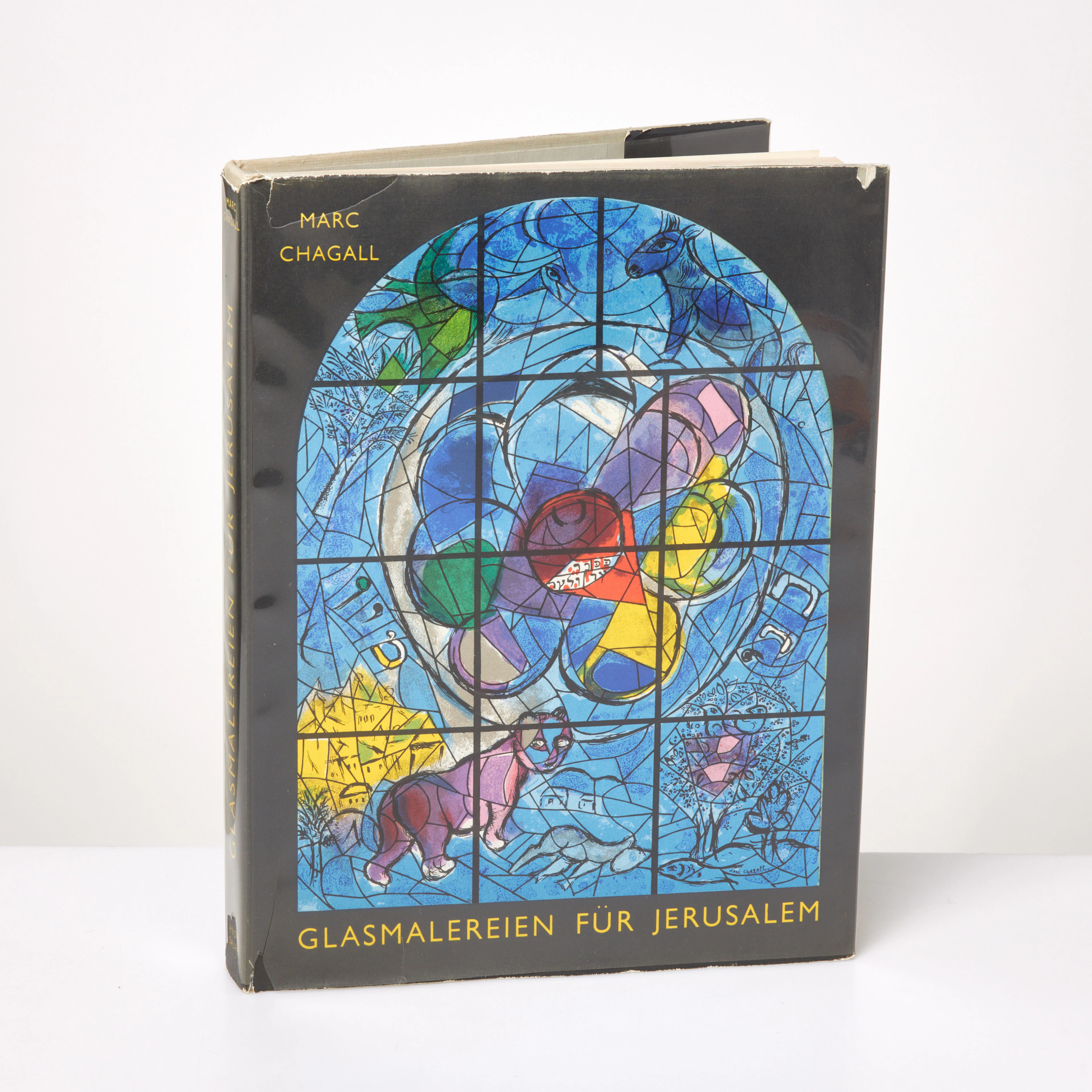 MARC CHAGALL. MARC CHAGALL, GLASMALEREIEN FÜR JERUSALEM, med grafiska