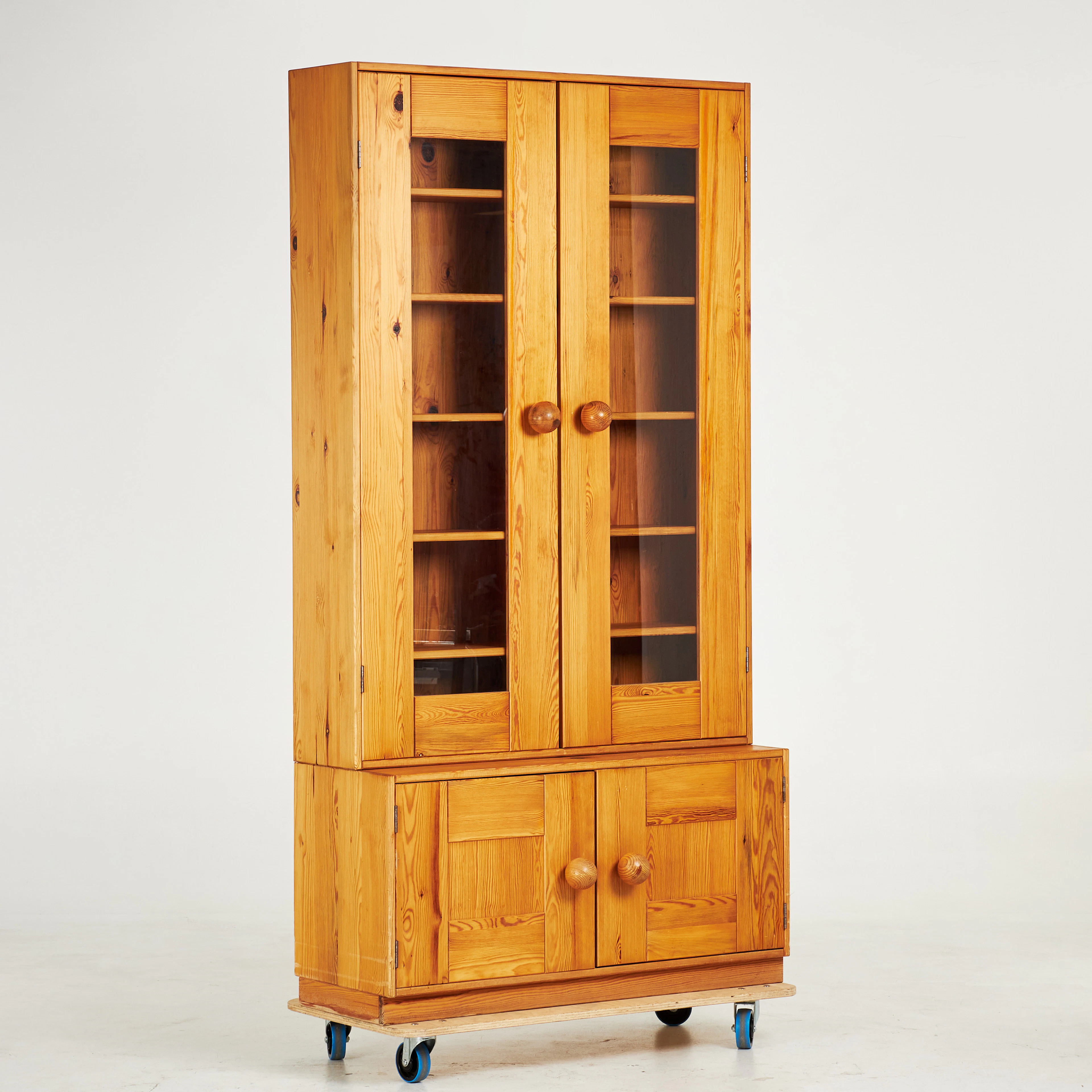 VITRINSKÅP, 2-delat, Sven Larsson möbelshop, Malmö, furu, 1900-talets