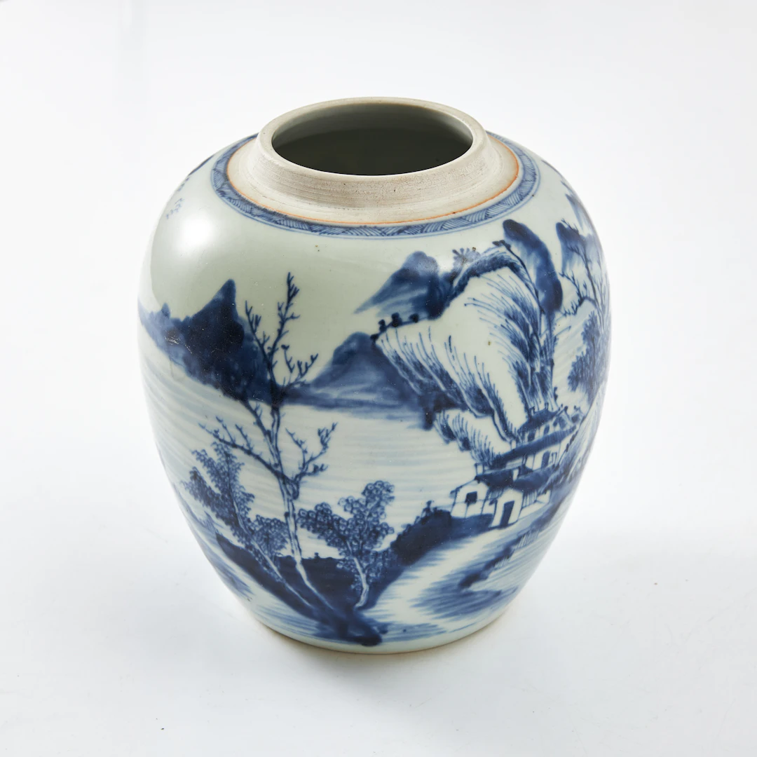 BOJAN, porslin, Kina, Qianlong (1736-1795), ovoid form, dekor av flodlandskap