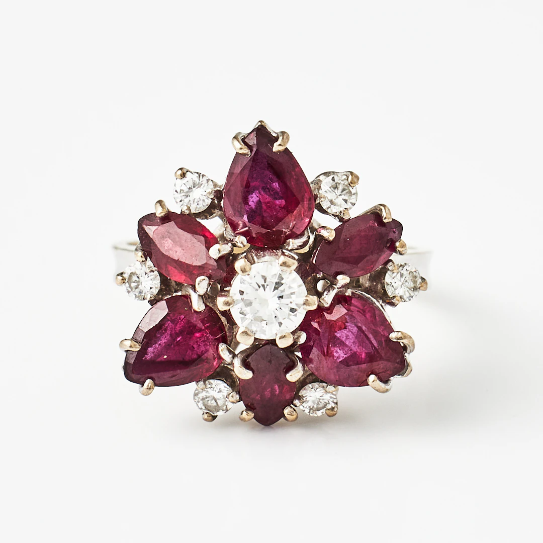 RING, 18 k rodierat vitguld, 7 briljanter totalt ca 0,51 ct., 6 rubiner