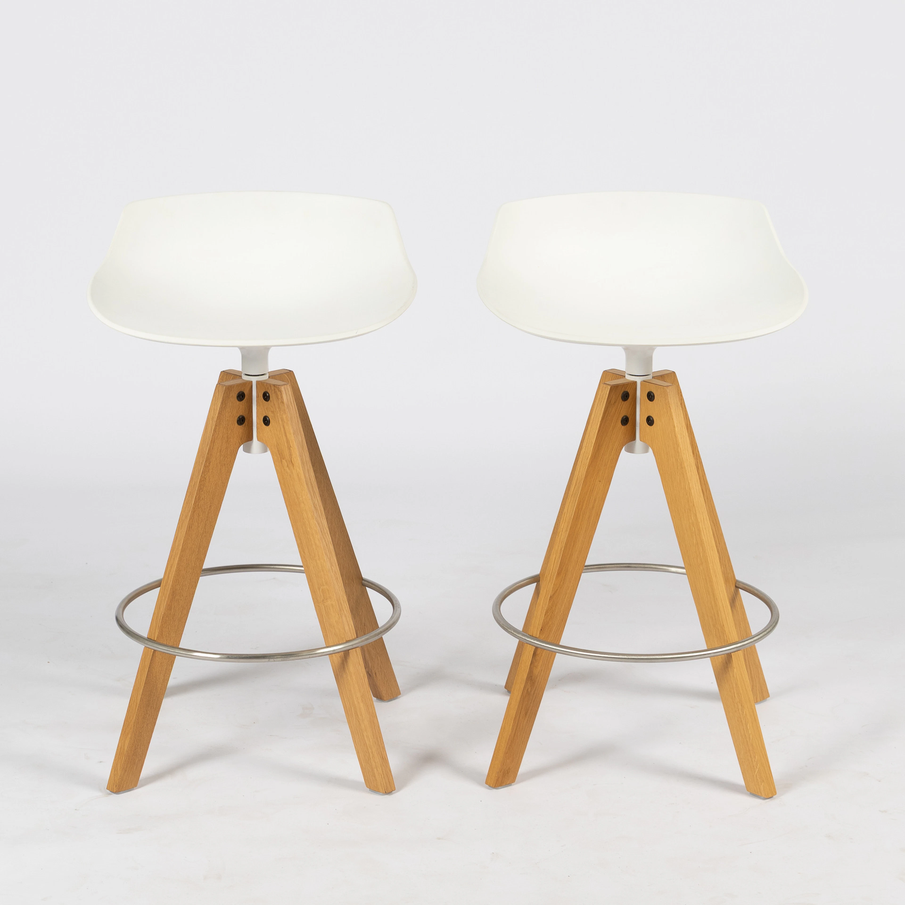 JEAN-MARIE MASSAUD. "Flow stool", ett par, för mdf Italia, samtida.