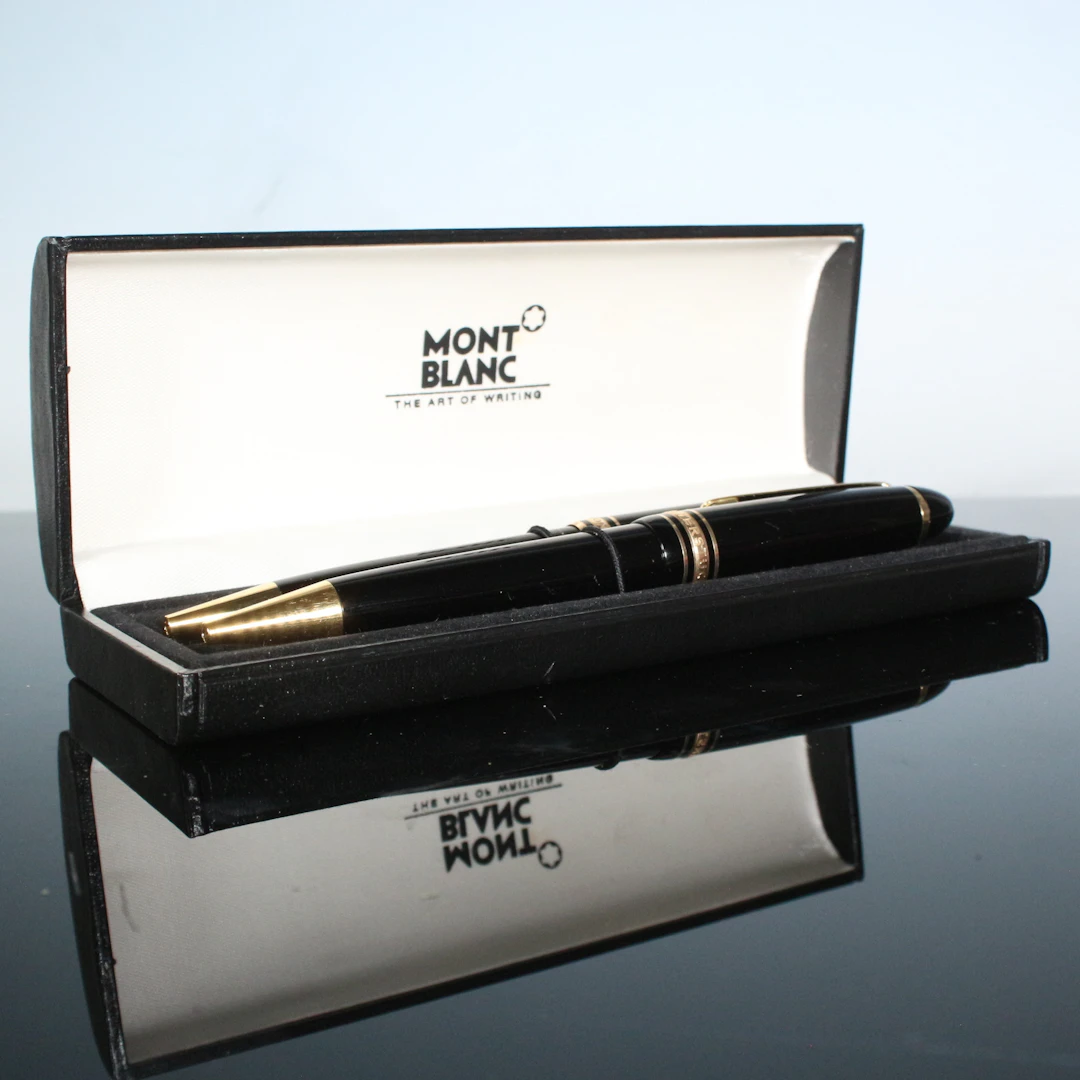 MONTBLANC. Meisterstück, Zwei Kugelschreiber, Modell '' Classique & LeGrand.